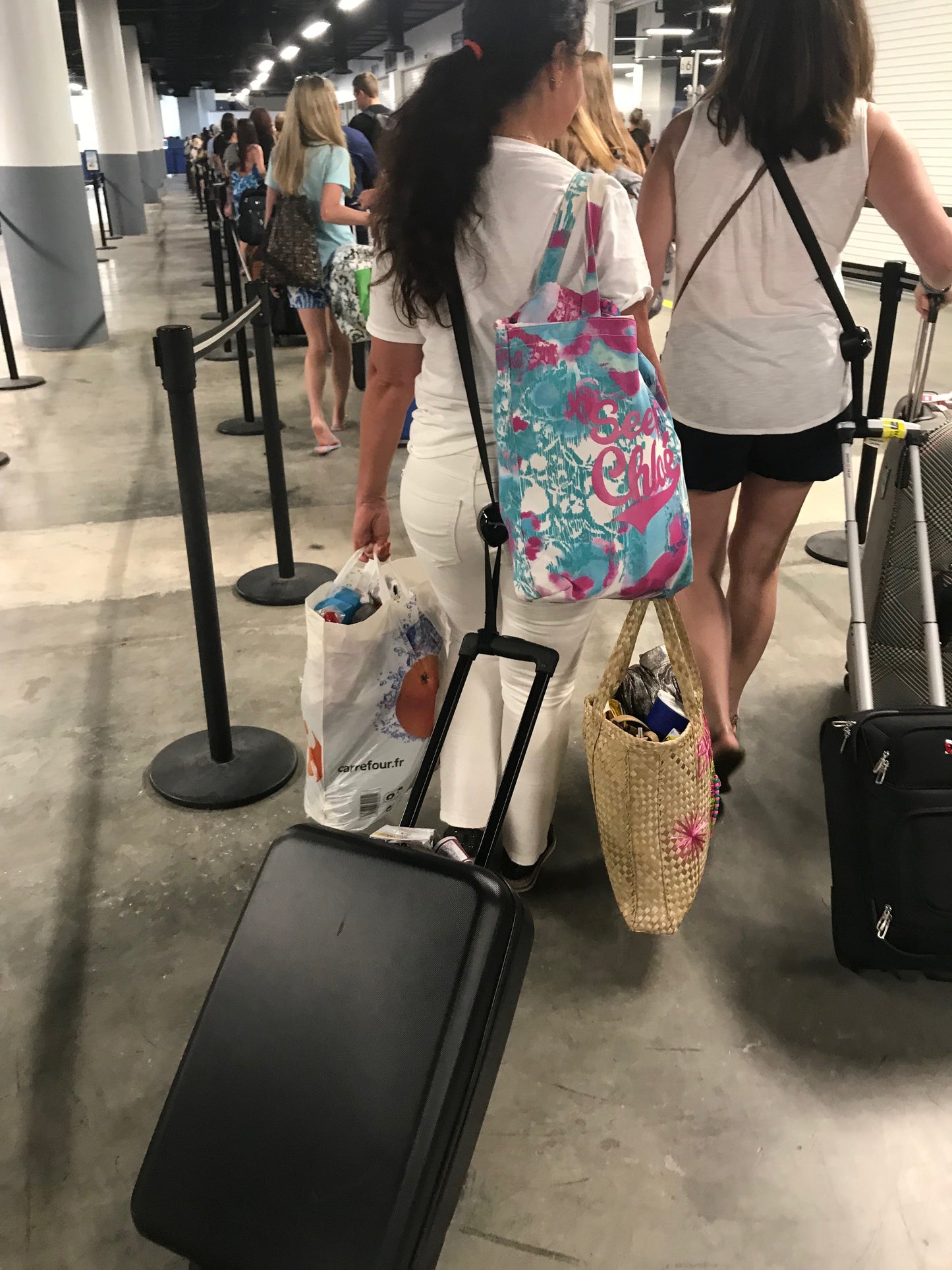 (Worldwide) RetraStrap Hands Free your carry-on luggage - Anti theft.