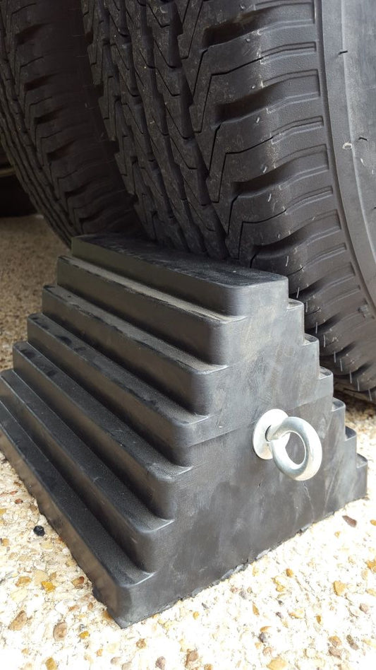 9 Pound Rubber Wheel Chock | WC