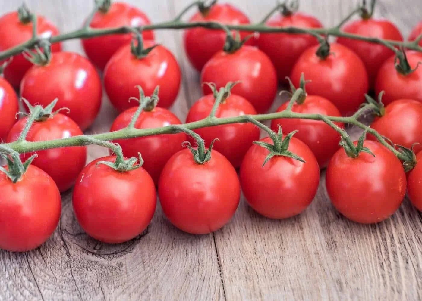Sweetie Cherry Tomato Seeds - 30+ Non-GMO Heirloom Organic Seeds - Ideal for Home Gardens - Solanum lycopersicum