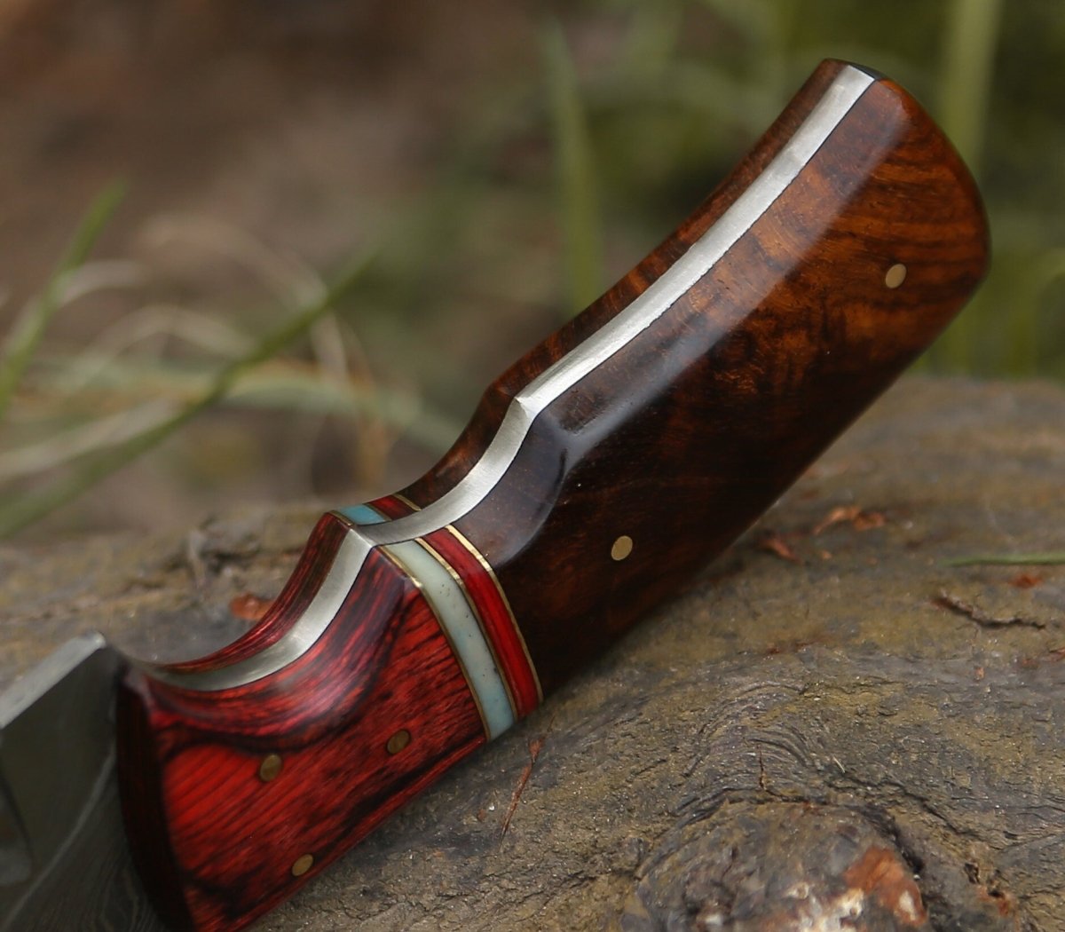 Sting Damascus Hunting Knife with Rosewood Handle