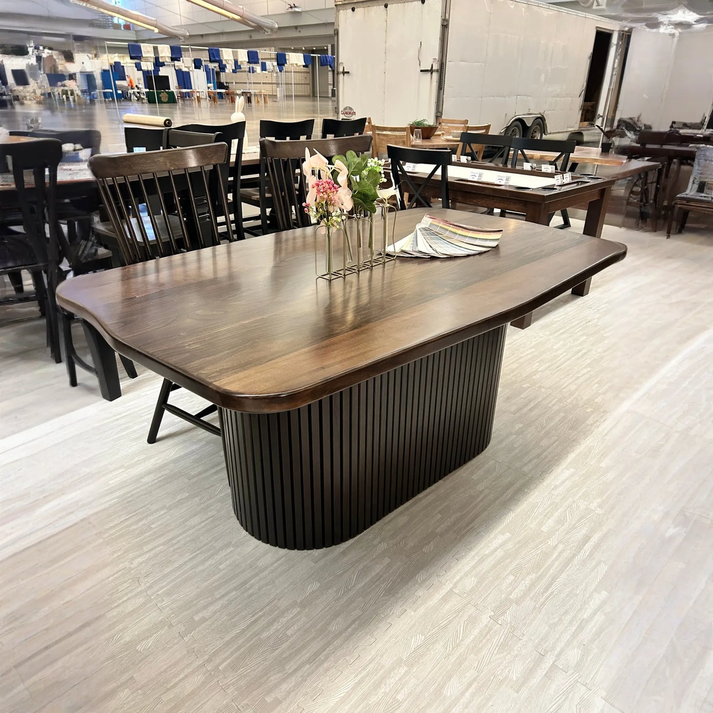 Ashley Fluted Pedestal Table