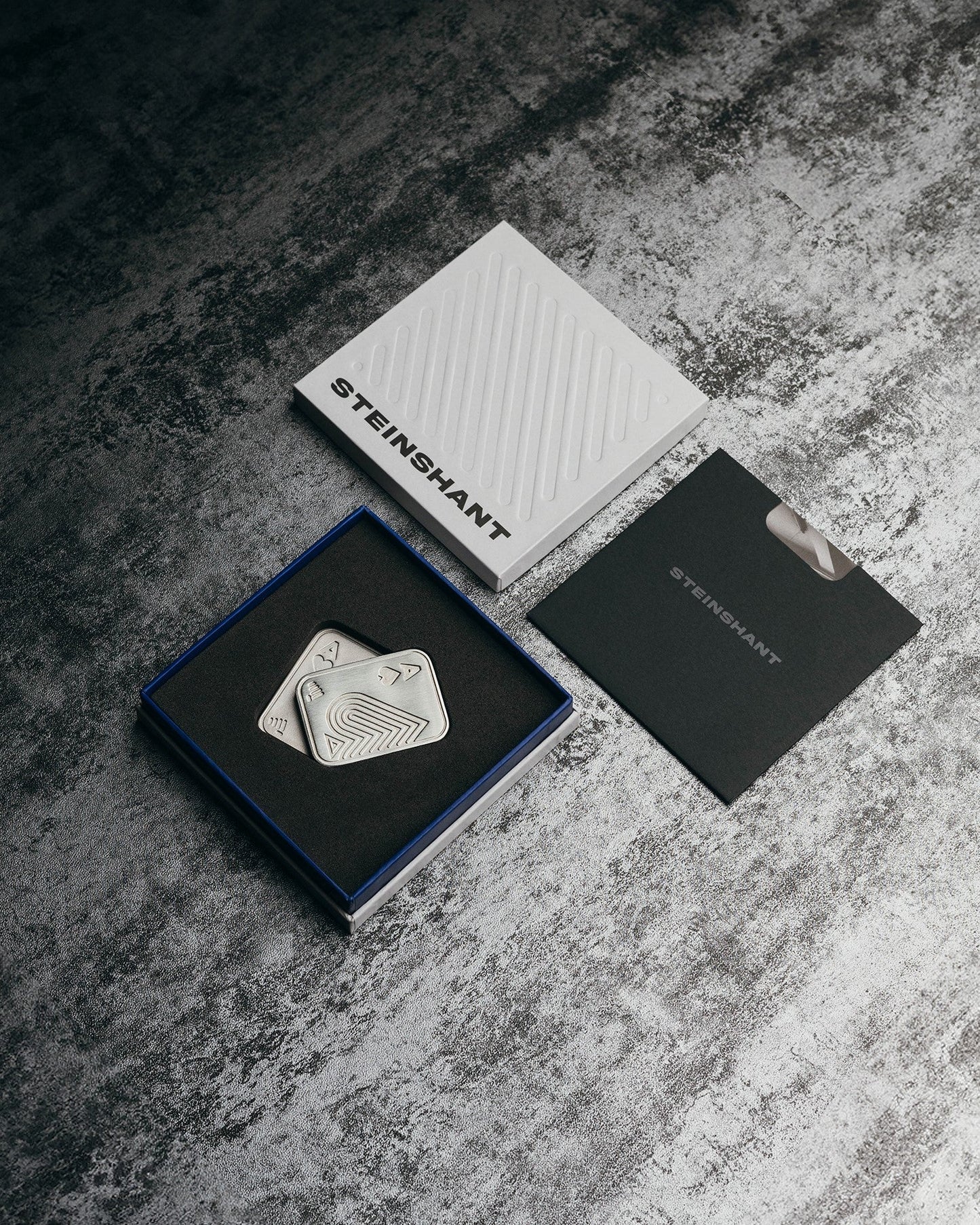 SHUFFLE POCKET ACES V2 (Satin Silver)