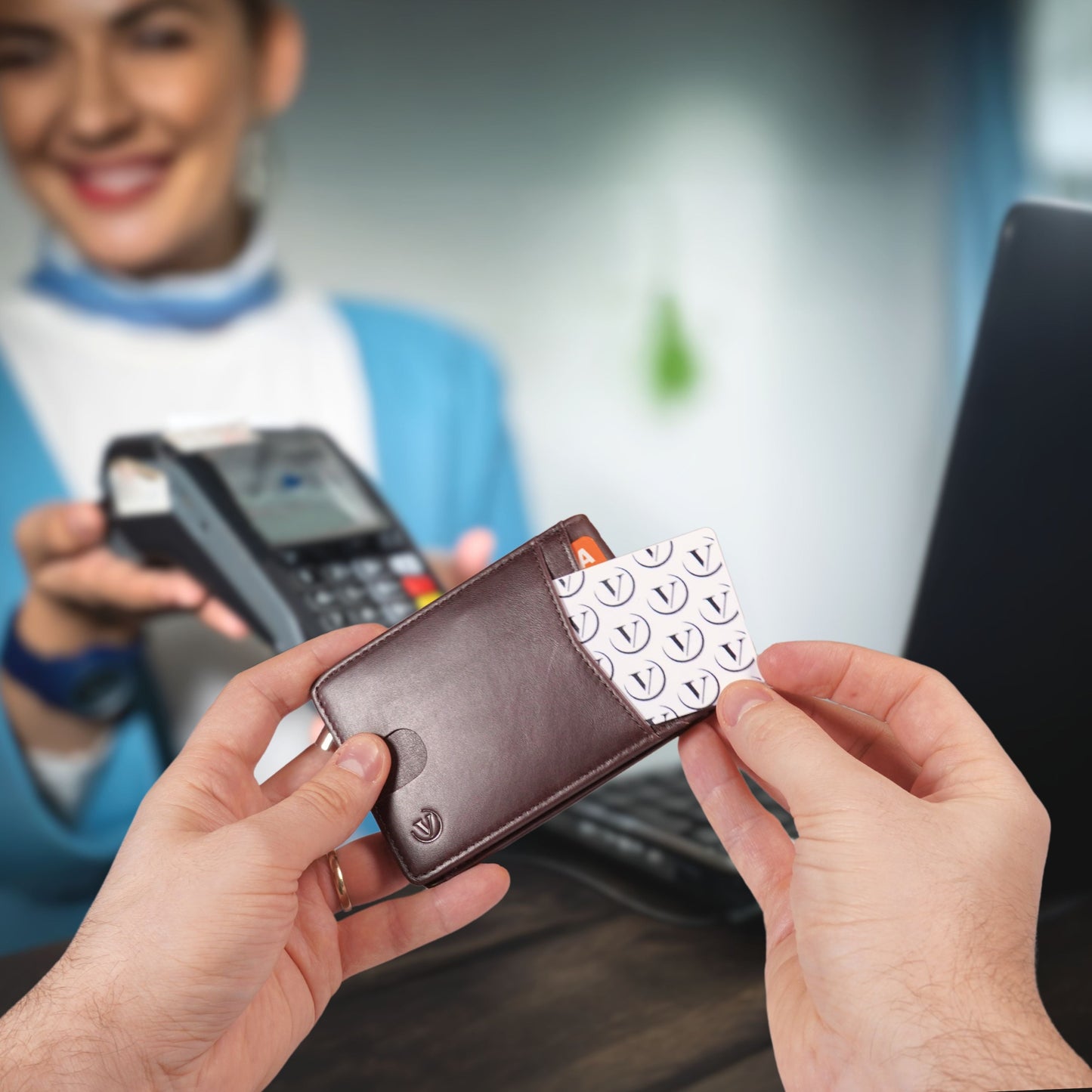 Supreme Smart VN400 AirTag Wallet