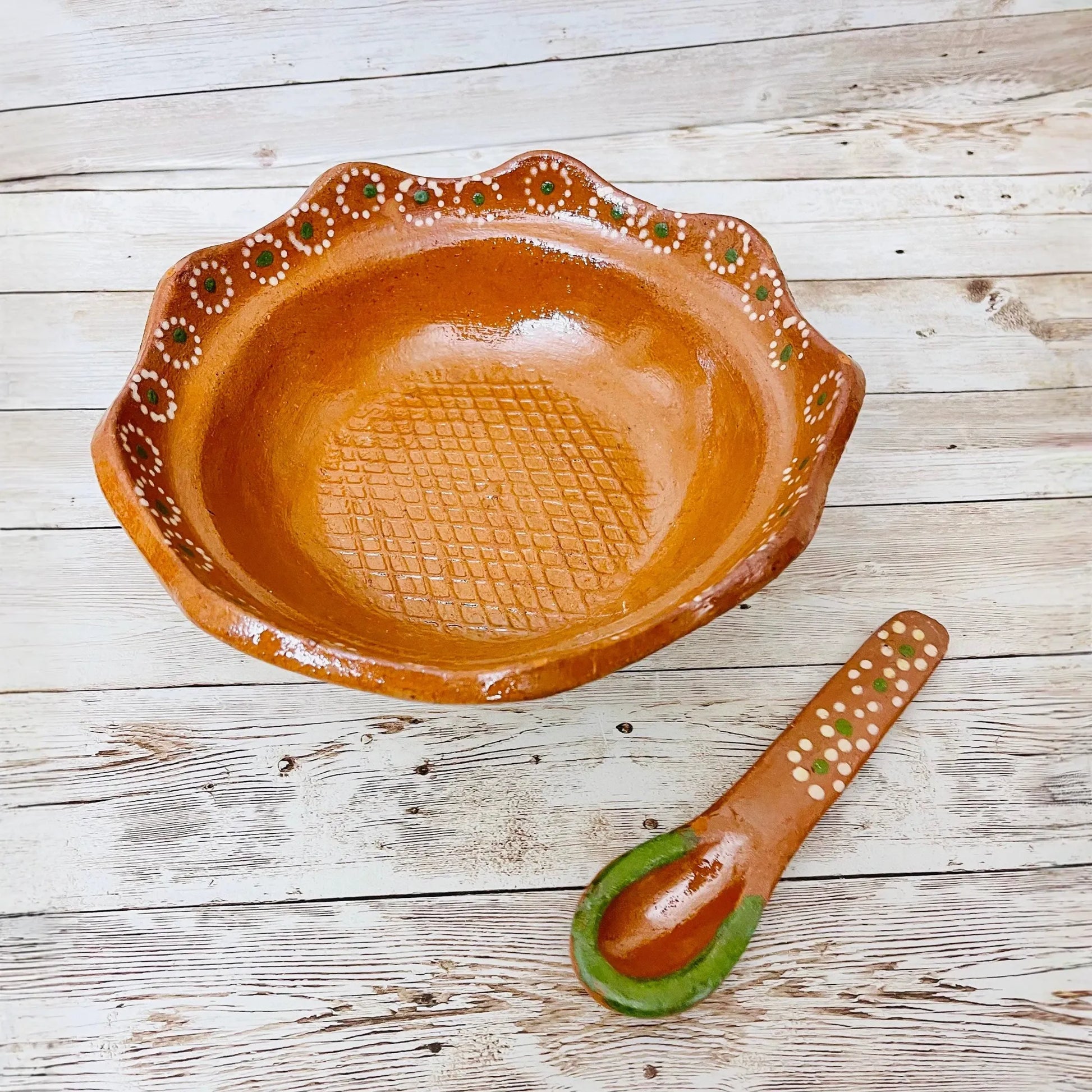 Authentic Mexican Molcajete with Spoon Molcajete Mexicano de Barro con Cuchara