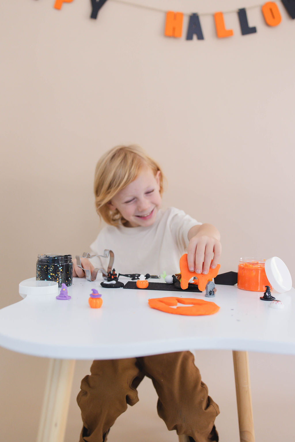 Monster Mash Halloween Sensory Kit, Halloween Sensory Play, Cognitive Development and Fine Motor Skills, Tactile Activities for On The Go, Sensory Toys for Preschoolers and Kids Ages 4, 5, 6, 7, 8