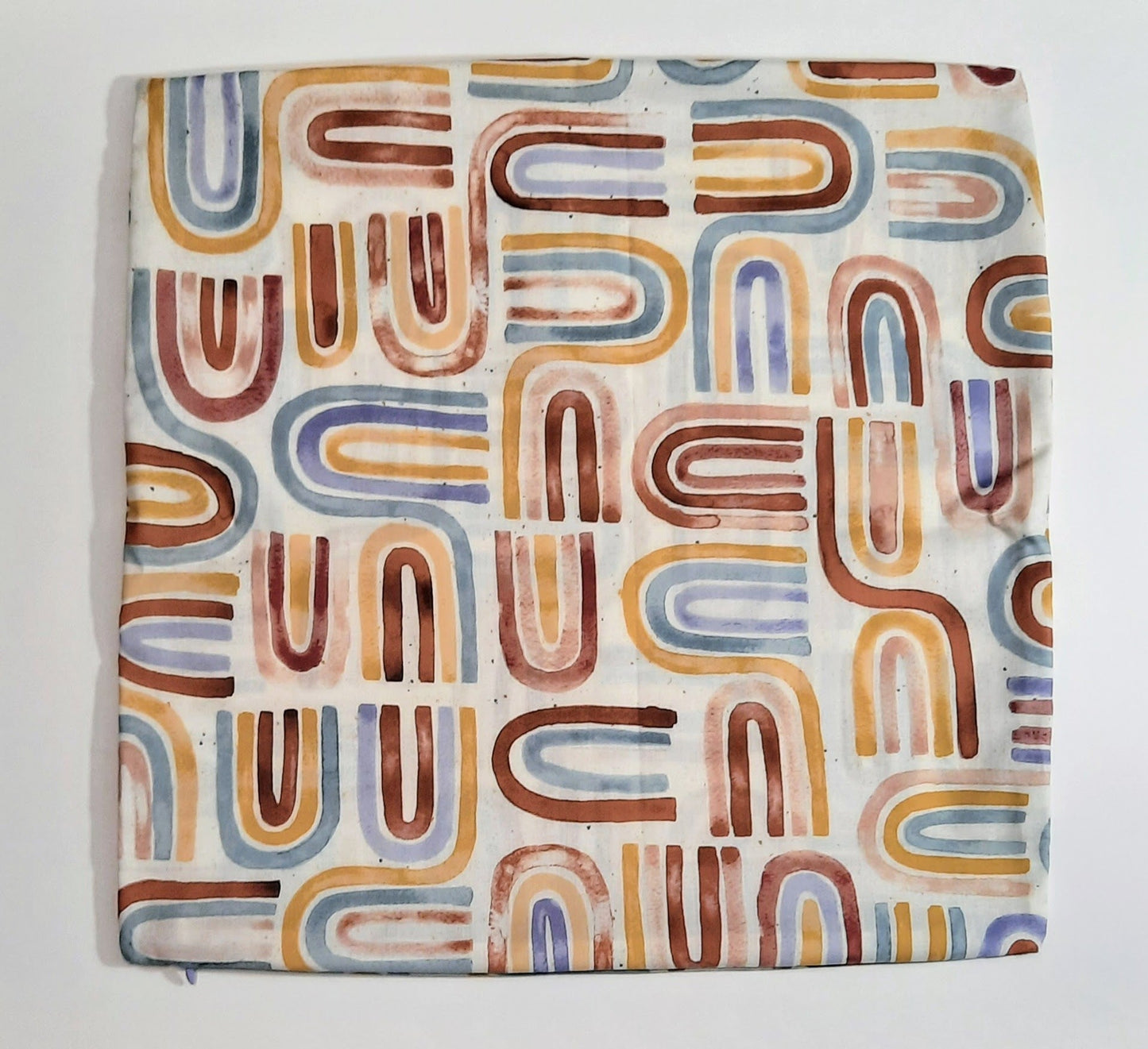 Abstract pillow cover. Size: 18"x18"