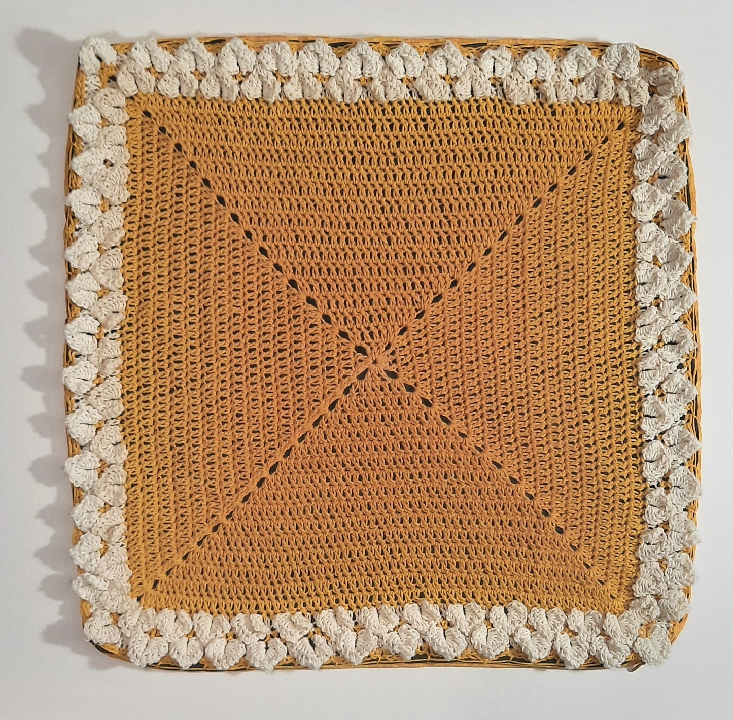 Crocheted pillow cover: Size: 18"x18"