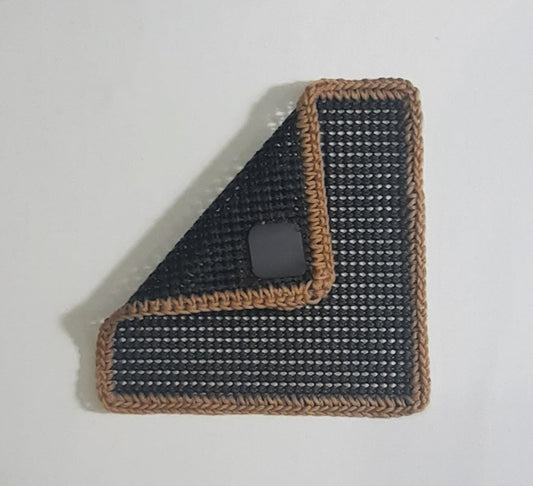 Jar Gripper with Magnet: Black/tan trim