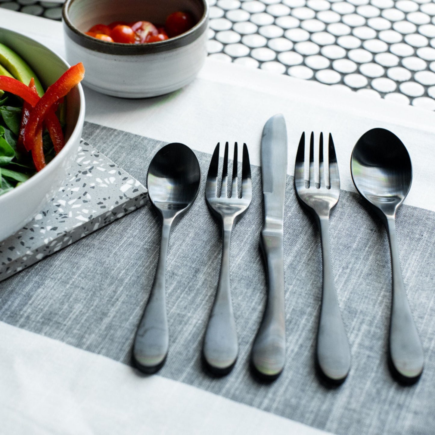 KNORK Coated 5-Piece Place Set, Matte Black