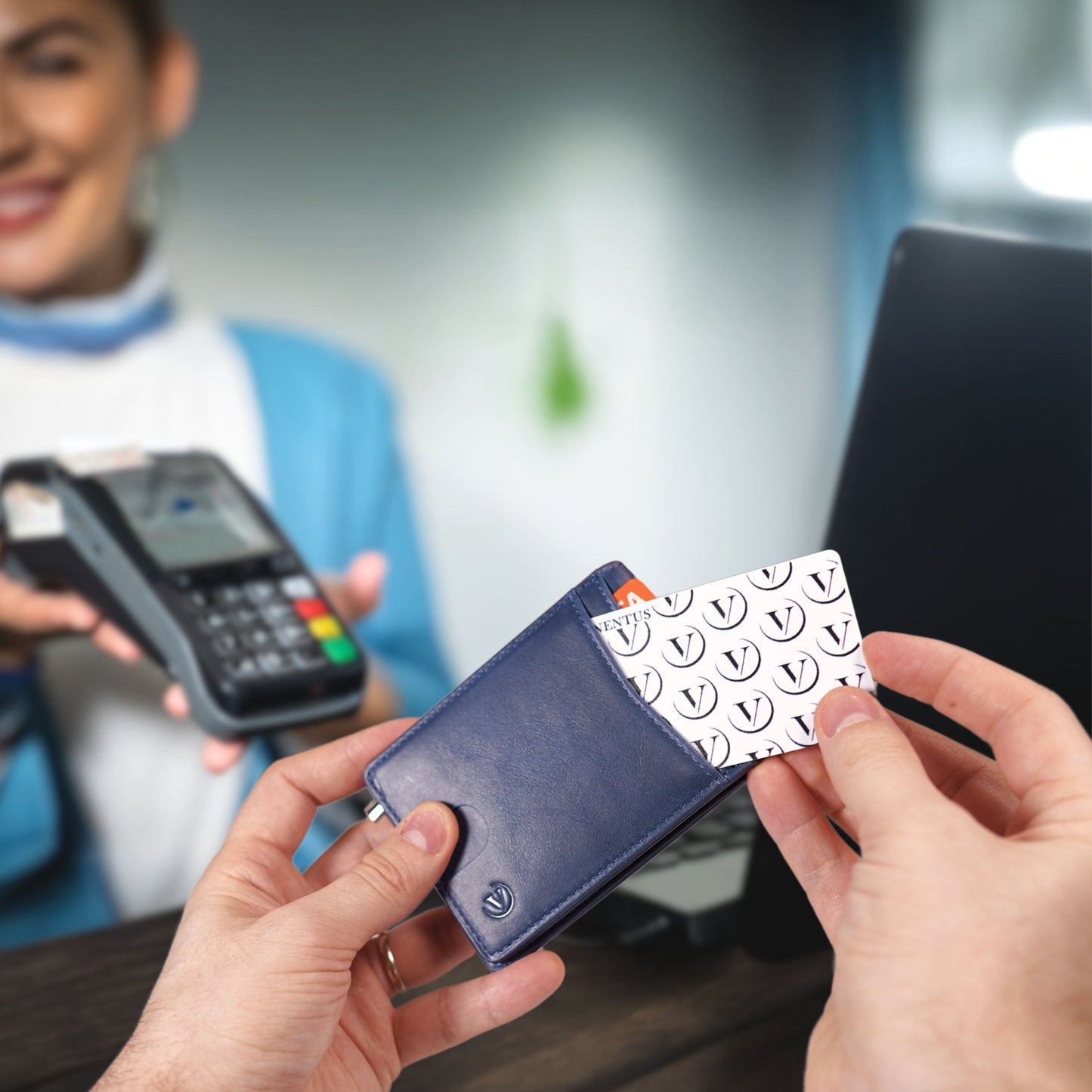 Supreme Smart VN400 AirTag Wallet