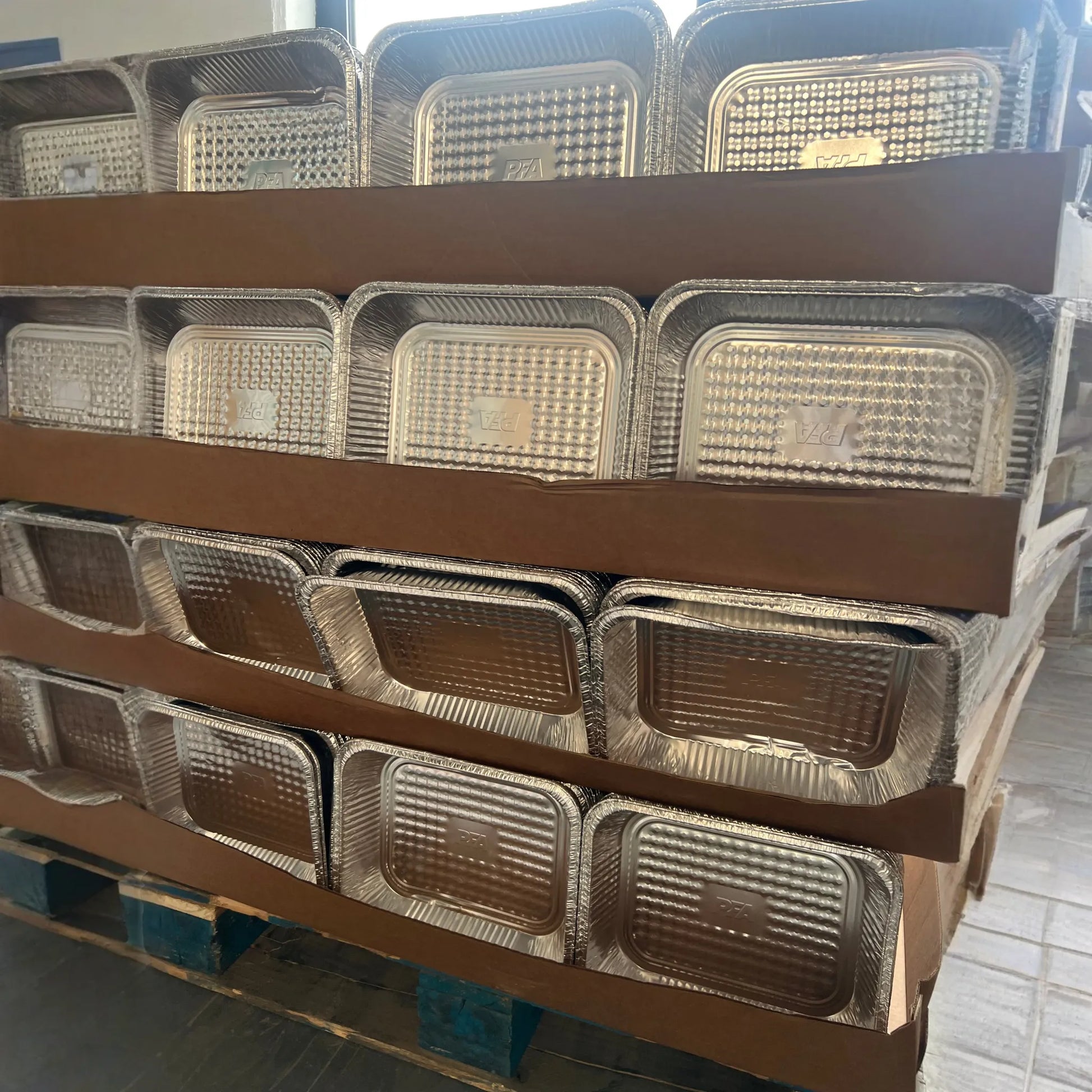 1950 PFA Deep Pan - Medium Deep Pallet Display