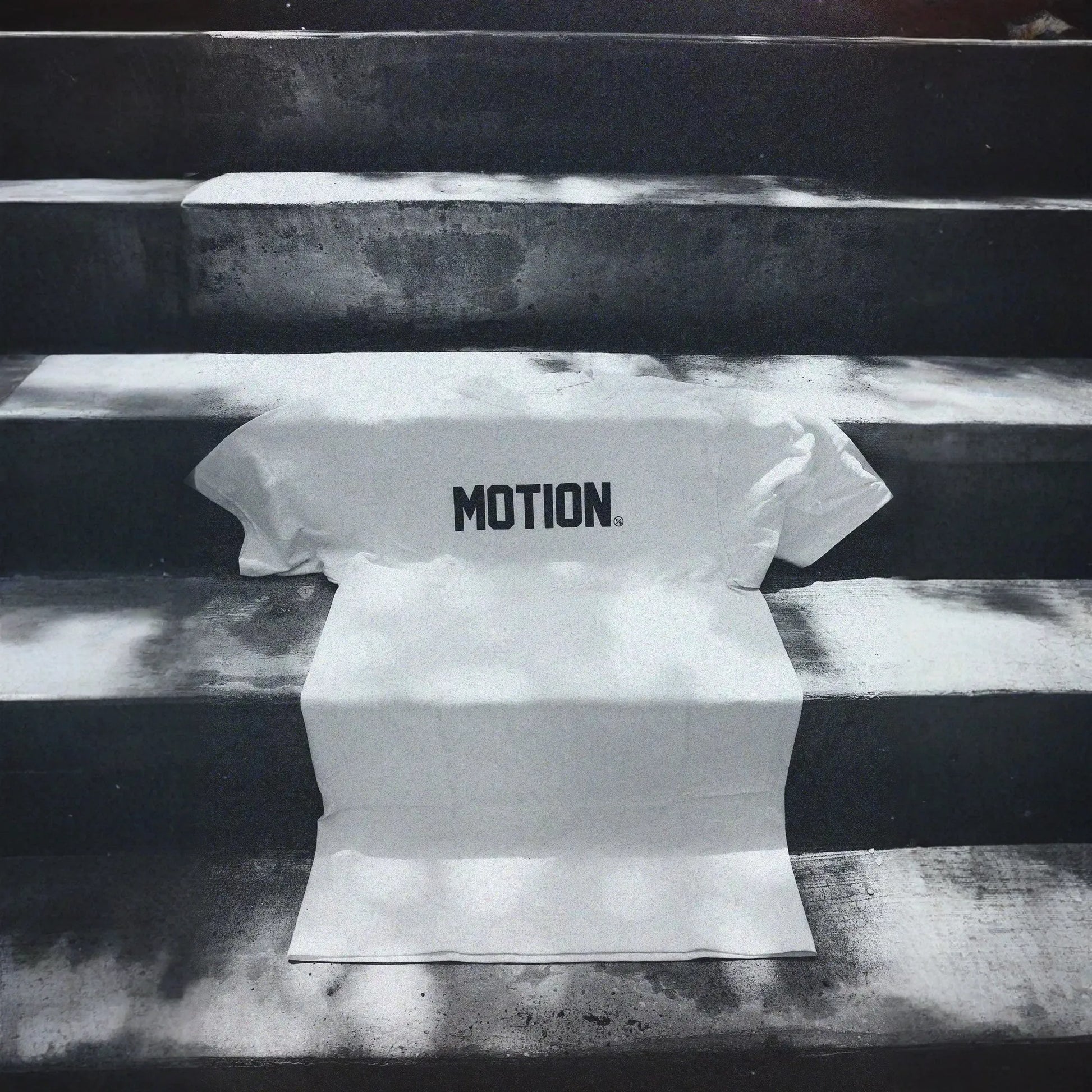 Motion (White)