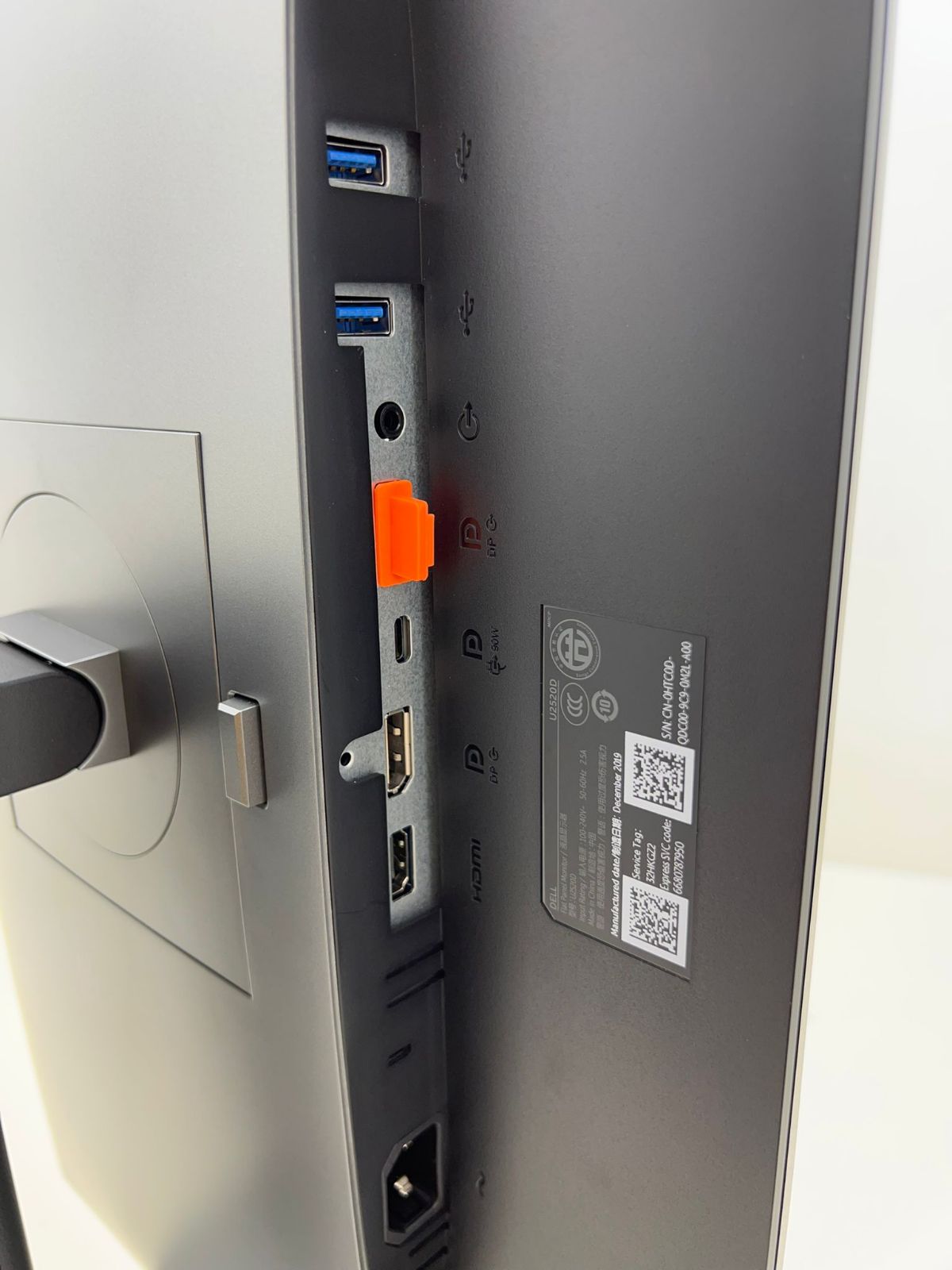 Dell U2520D 25" QHD 2560 x 1440 (2K) 60 Hz HDMI, DisplayPort, USB - C IPS Monitor - Refurbished - 88PRINTERS.COM - Little Red General Store