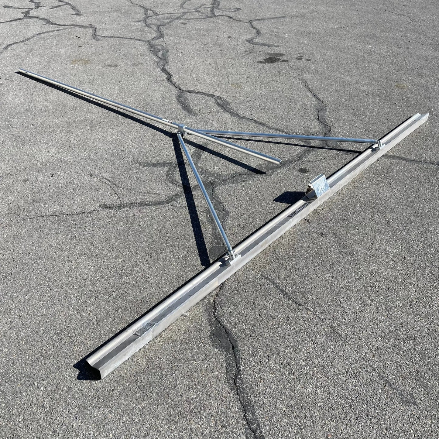 KRAFT TOOL CO. Extru-Lite Magnesium Paver 123.5” handle 144” x 4.5” screed CC291