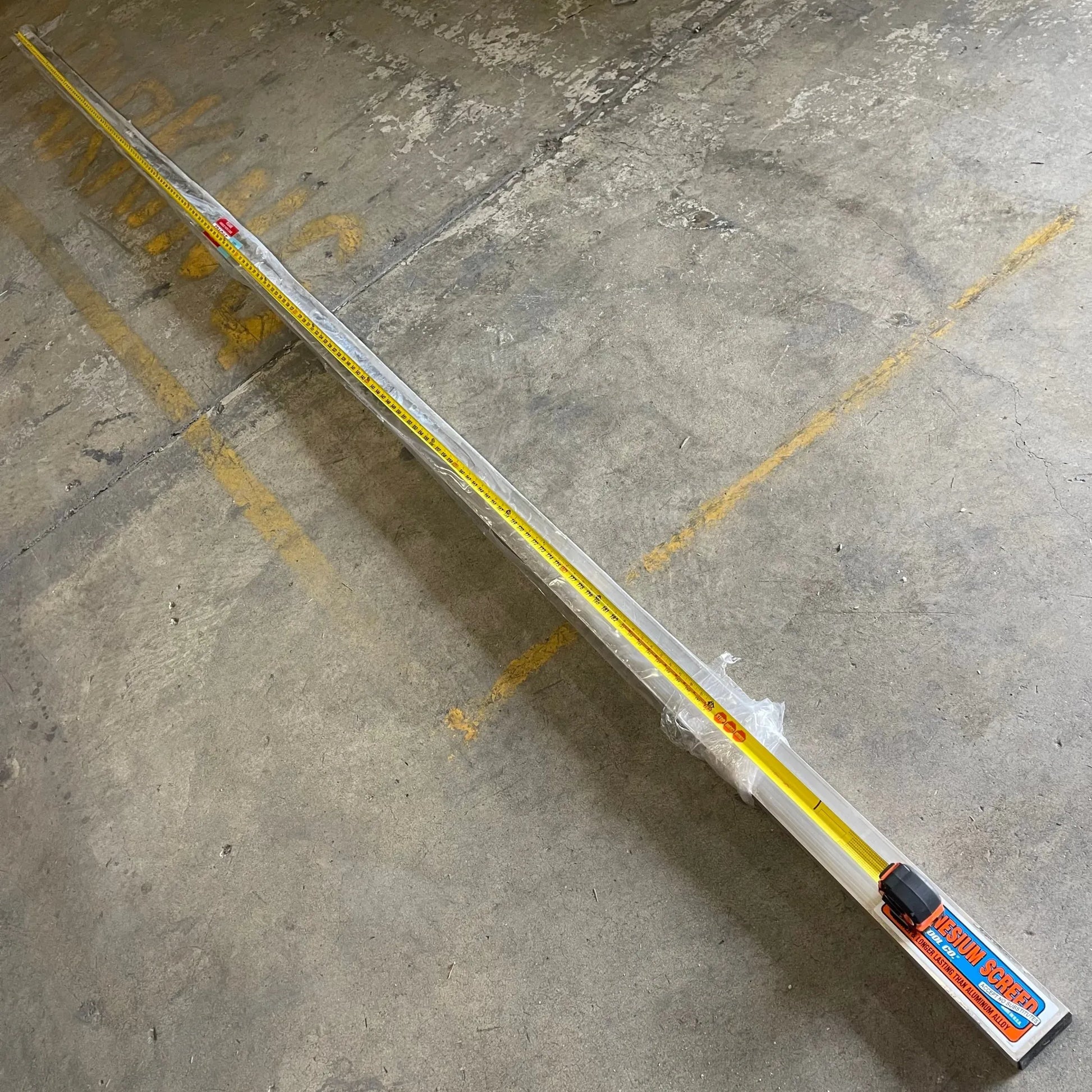 KRAFT TOOL CO. Magnesium Screed 216”x1 1/2”x3 1/2” CC619