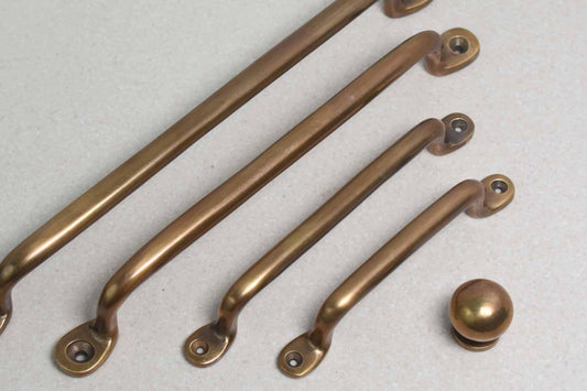 Serene Cabinet Pulls - Antique Brass