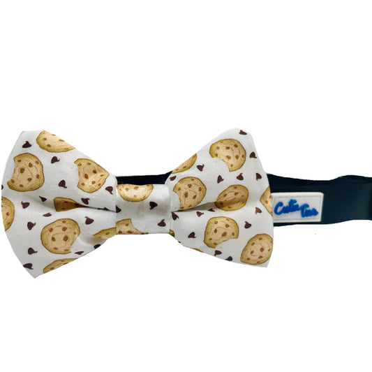 Chocolate Chip Cookie White Dog Bow Tie