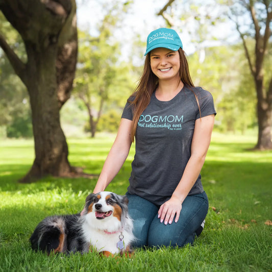 T-shirt: Dog Mom