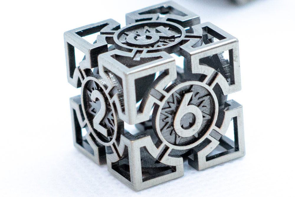 Single d6/d20 Iron Silver Deadly Arrow Dice