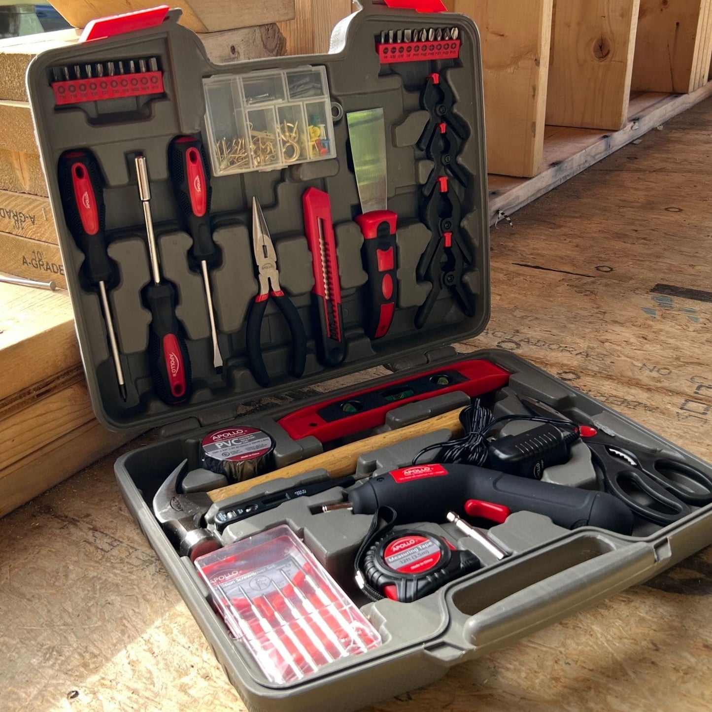 144 Piece Household Tool Kit with 4.8V Cordless Screwdriver - DT8422
