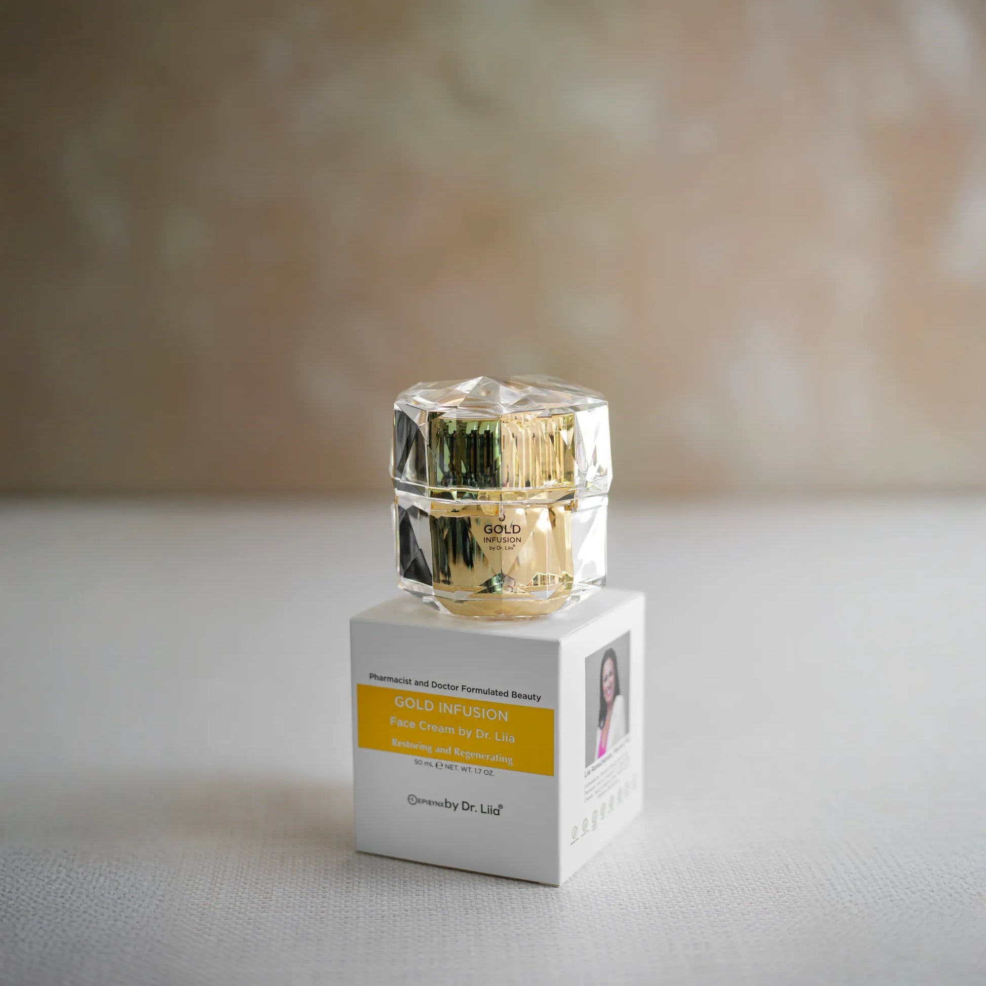 Gold Peptide Moisturizer with Niacinamide and Ceramide