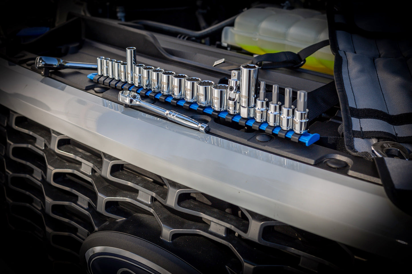 86pc Ford Brand Tool Roll Kit