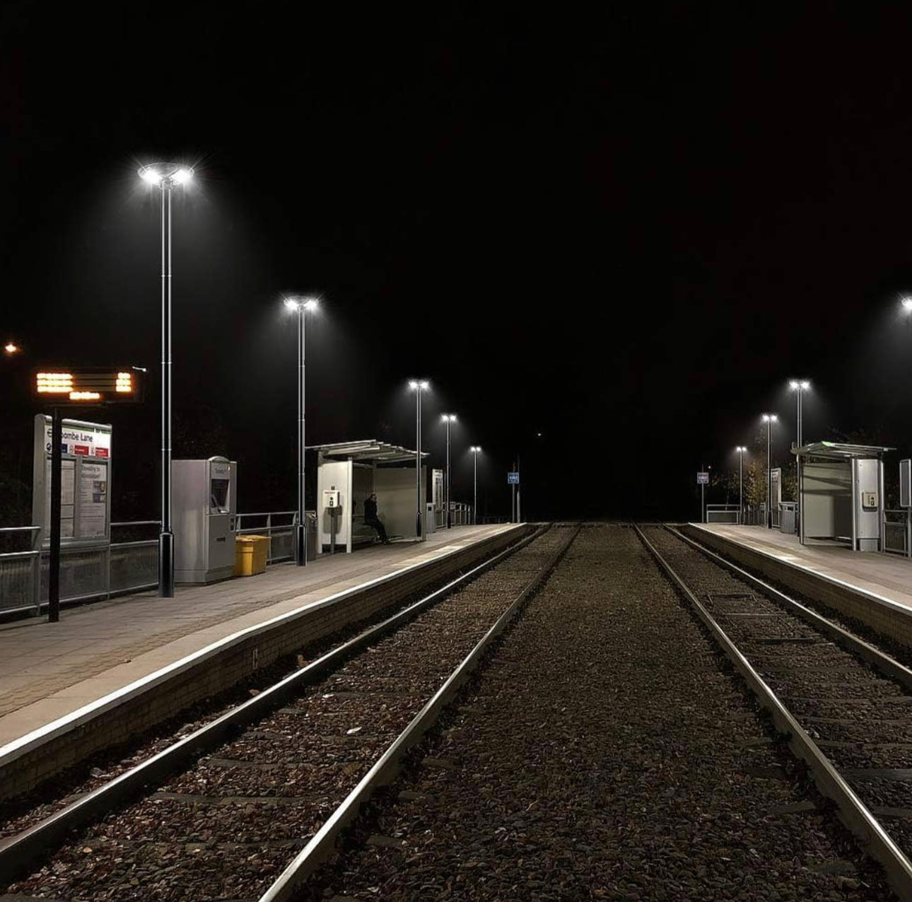 3500W Commercial Solar Flag Pole Outdoor Lamp Post Light with 98 inch Pole IP67 Waterproof With Remote