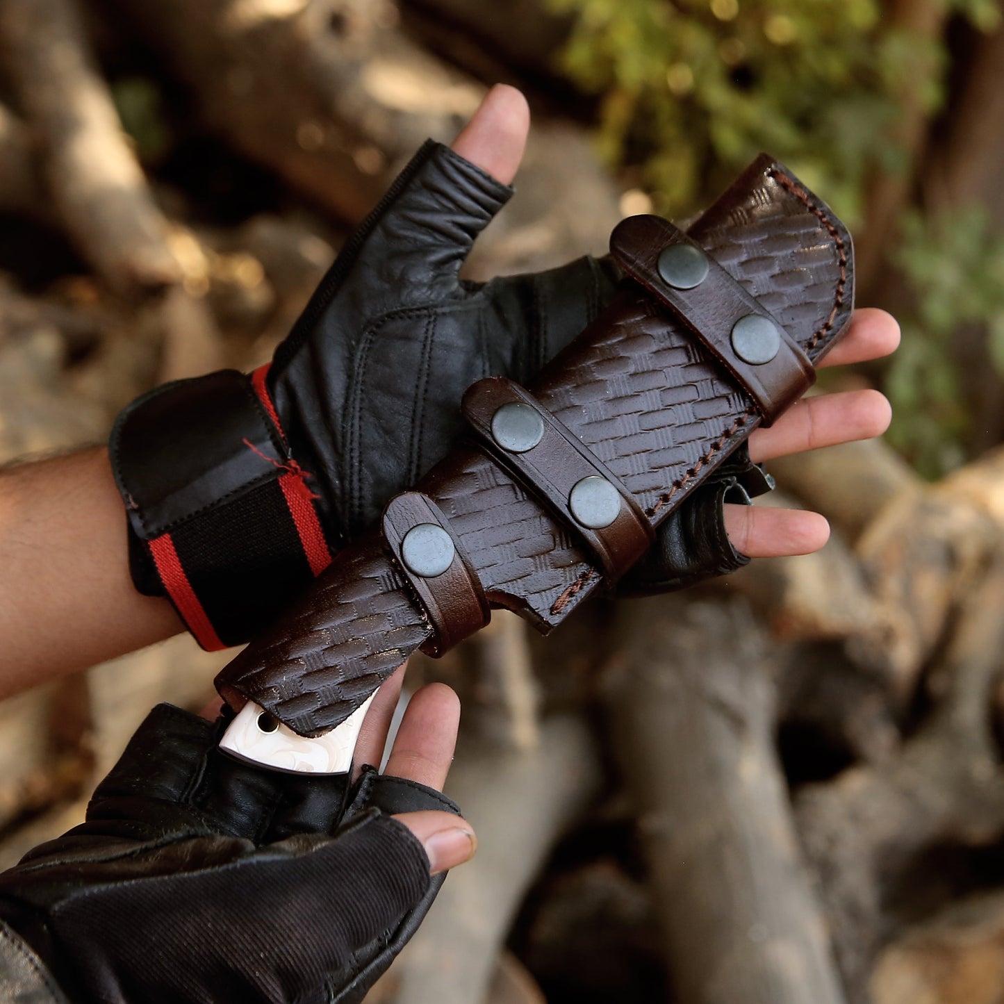 Tranquility Gut Hook Knife with Pearl Resin Handle