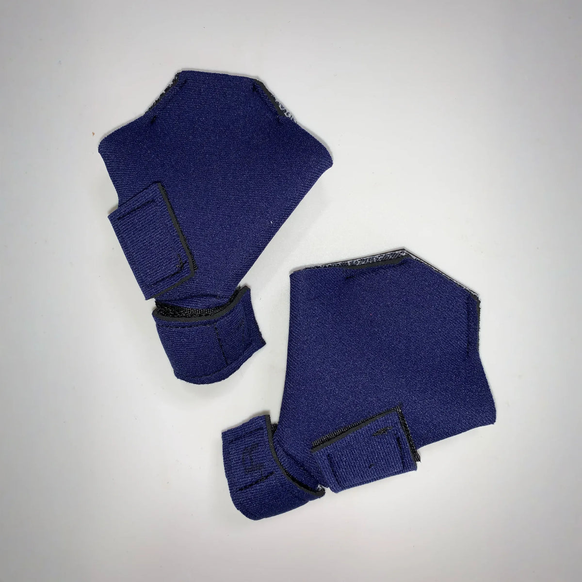 Medium/Large Waterfowl Pair (coming soon) / Navy