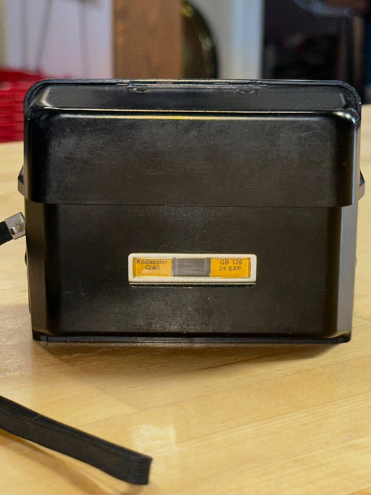 Kodak Classics: The 1950s Brownie Hawkeye & 1960s Instamatic 304 – Icons of a Golden Age in Photography