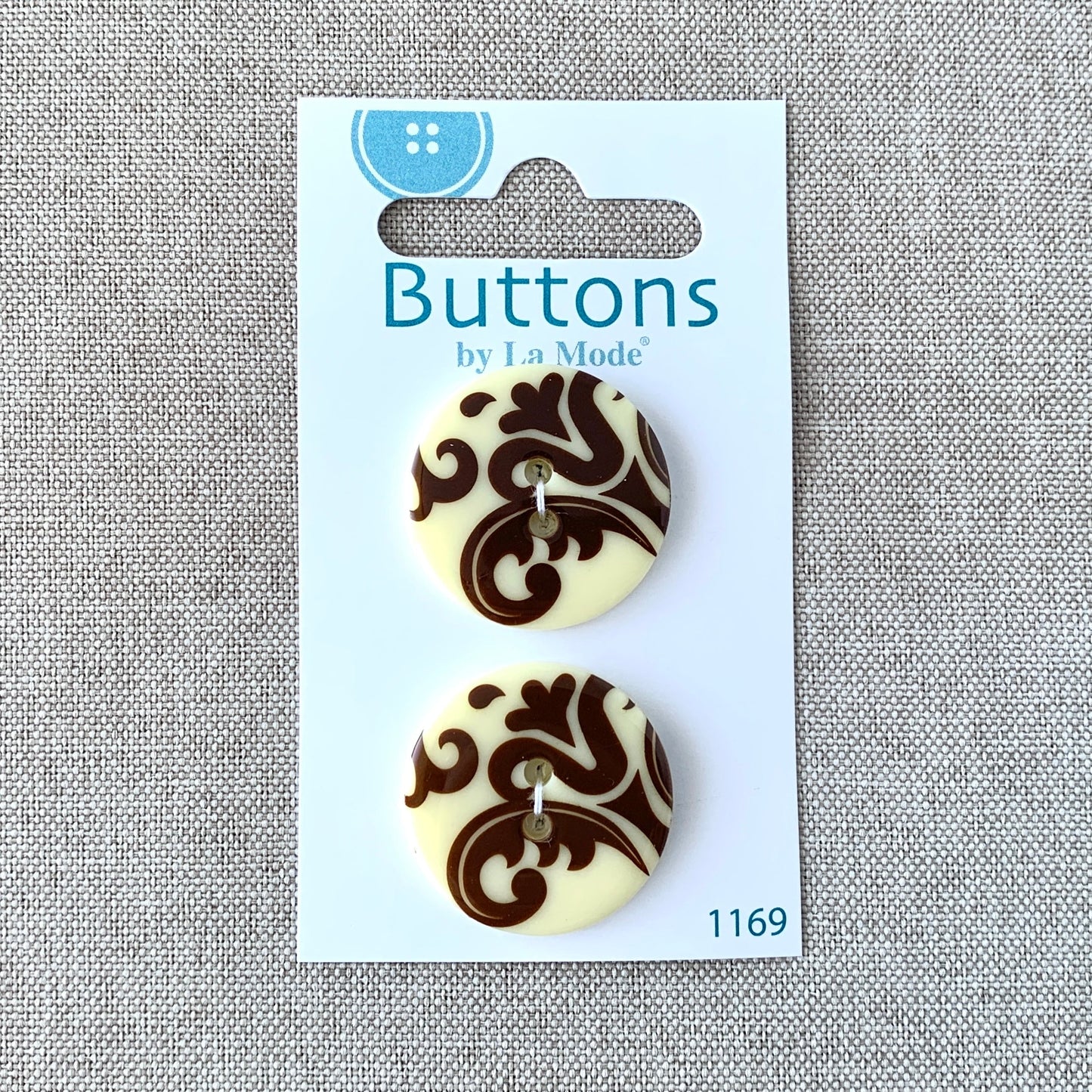 1169 Damask - La Mode - 2 Holes - 25mm - Brown Cream