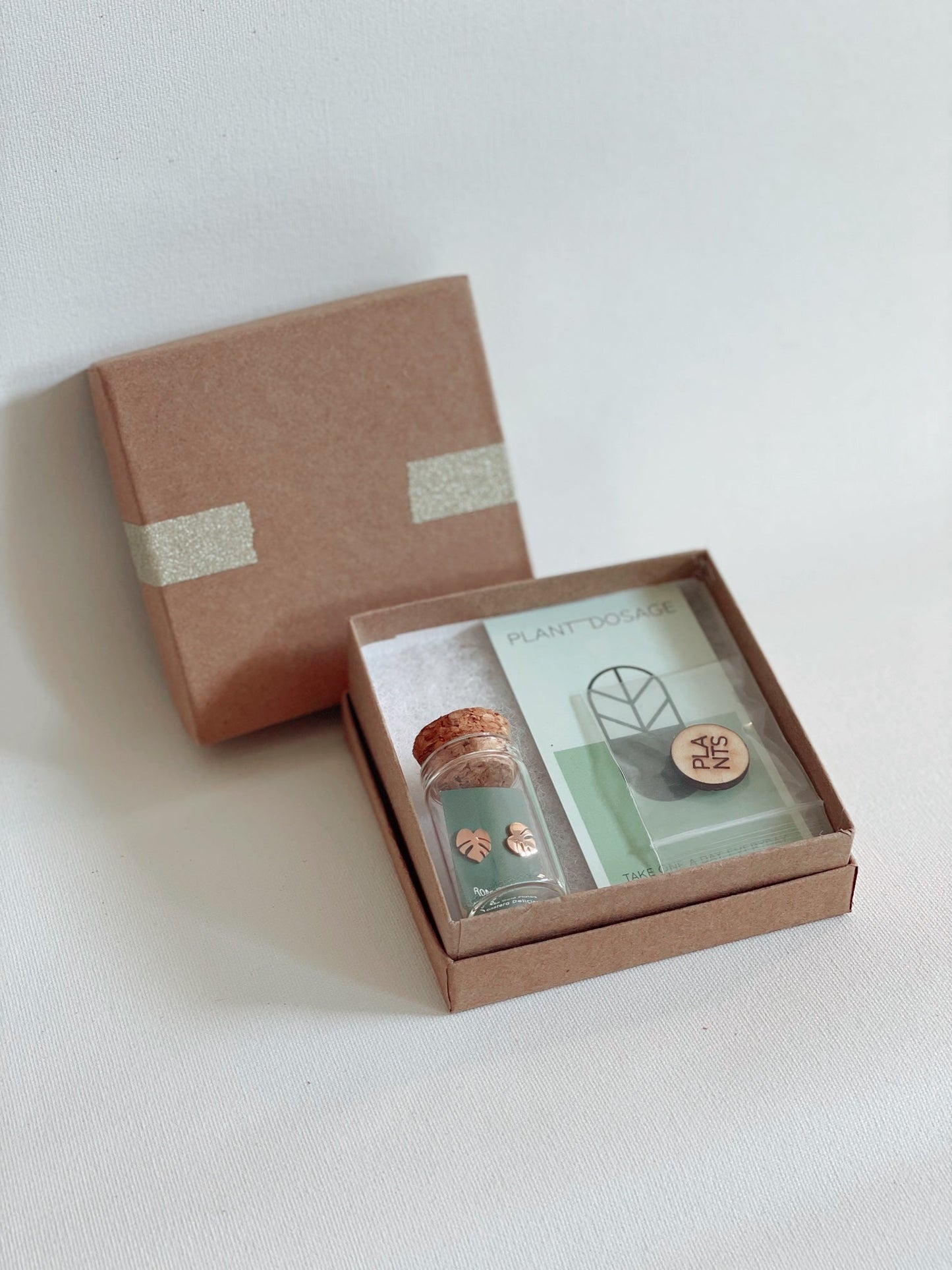 Philodendron Gloriosum Metal Stud Earrings