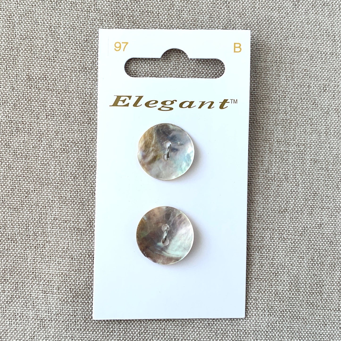 97 Shell - Elegant - 2 Holes - 19mm - Natural