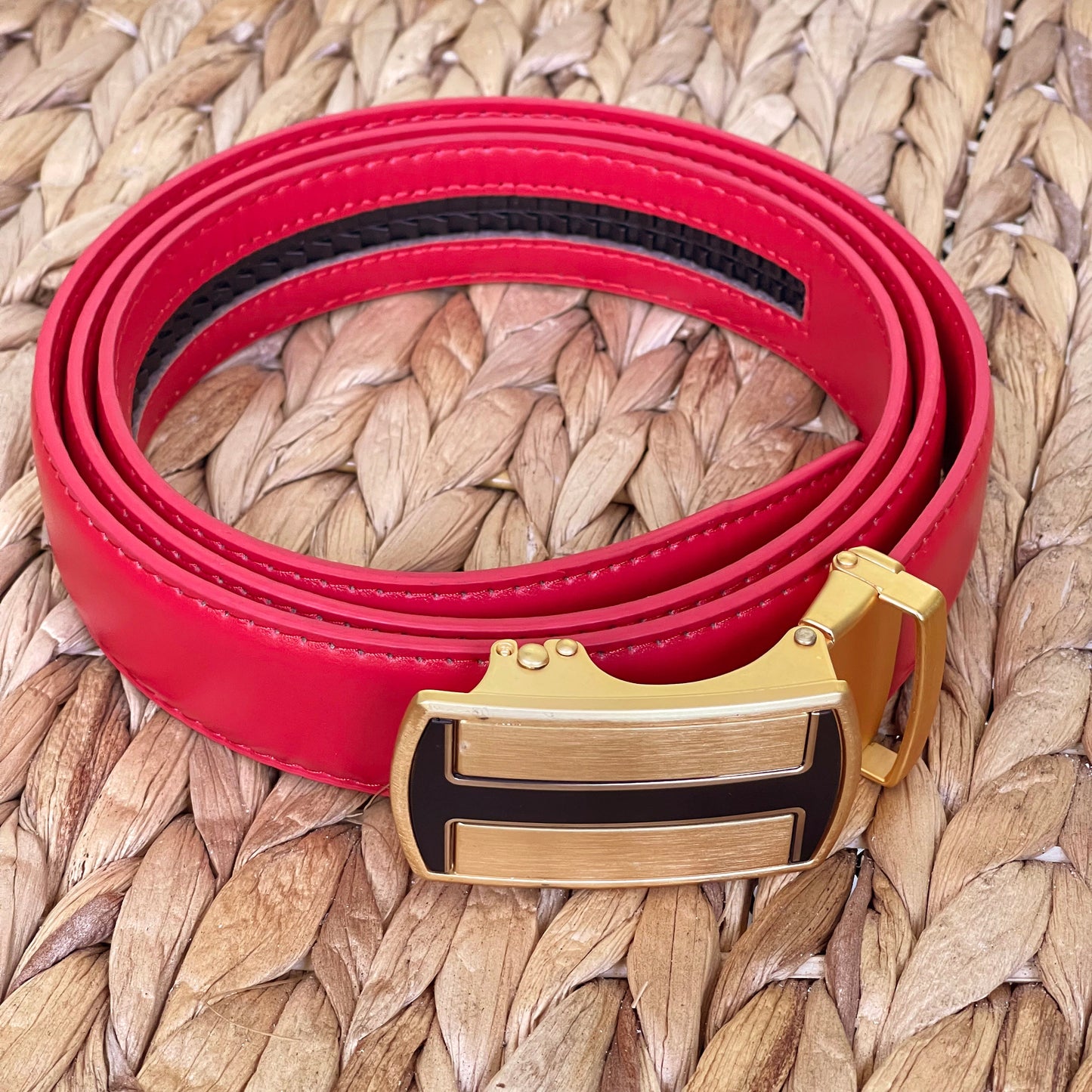 Men's PU Leather Holeless Belt with Special Buckles, Available in 10 Fresh Colors, Easy to Adjust the Size