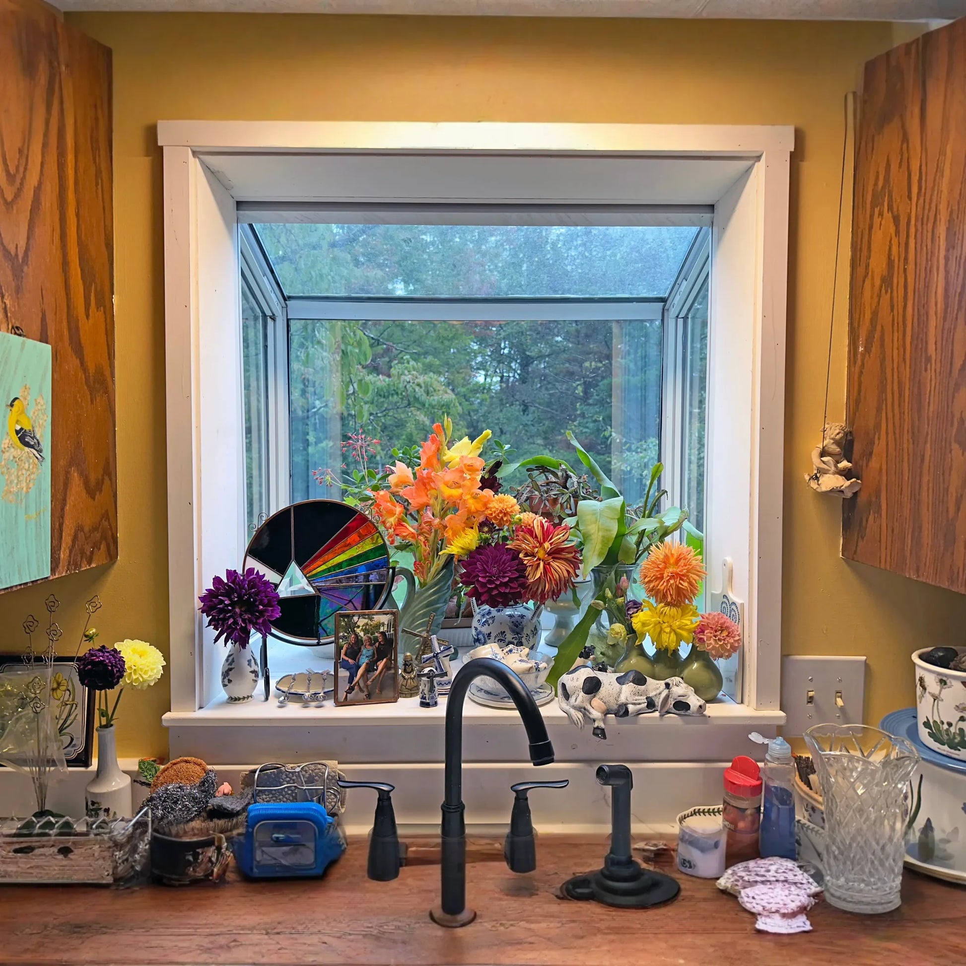White / Small Size : 39 5/8'" x 39 5/8"  (Fully Assembled) / Lexan 1/8” with Glass Shelve
