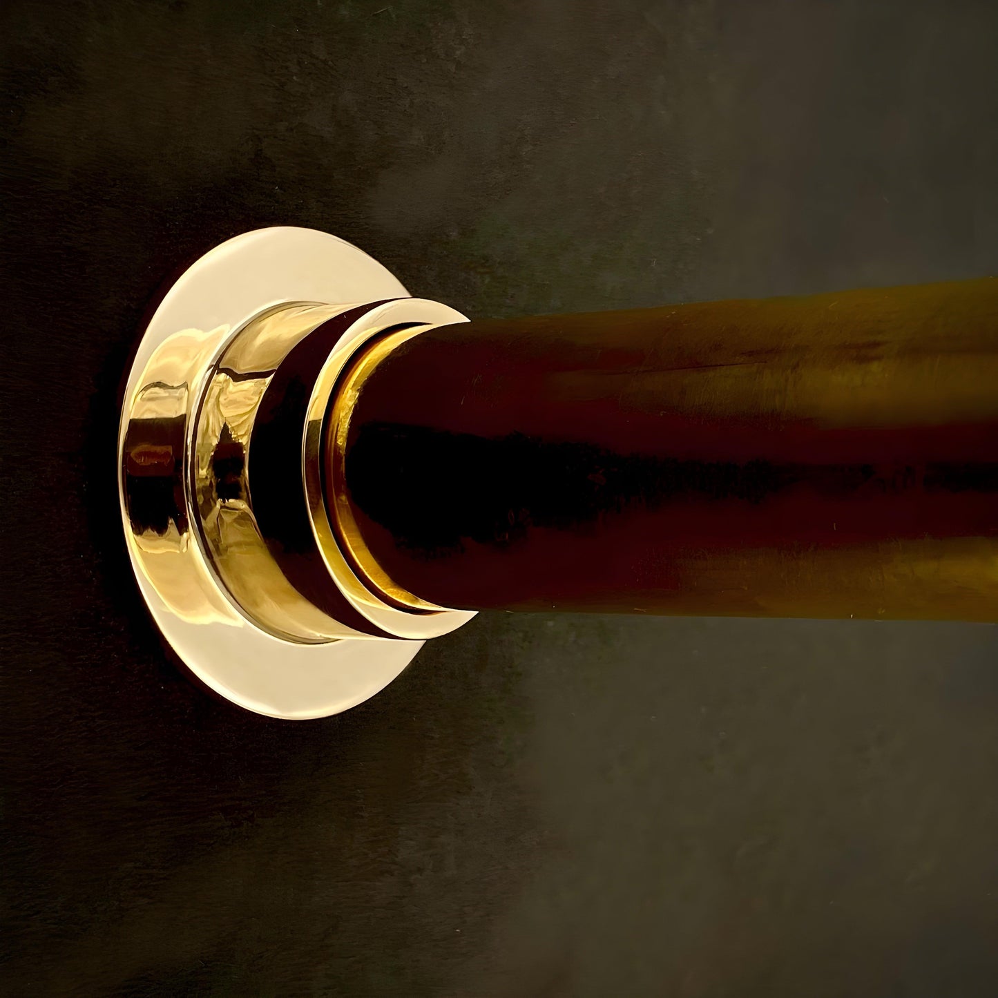 Closet Rod Closed Bracket for 1-1/4"- Unlacquered Polished Brass