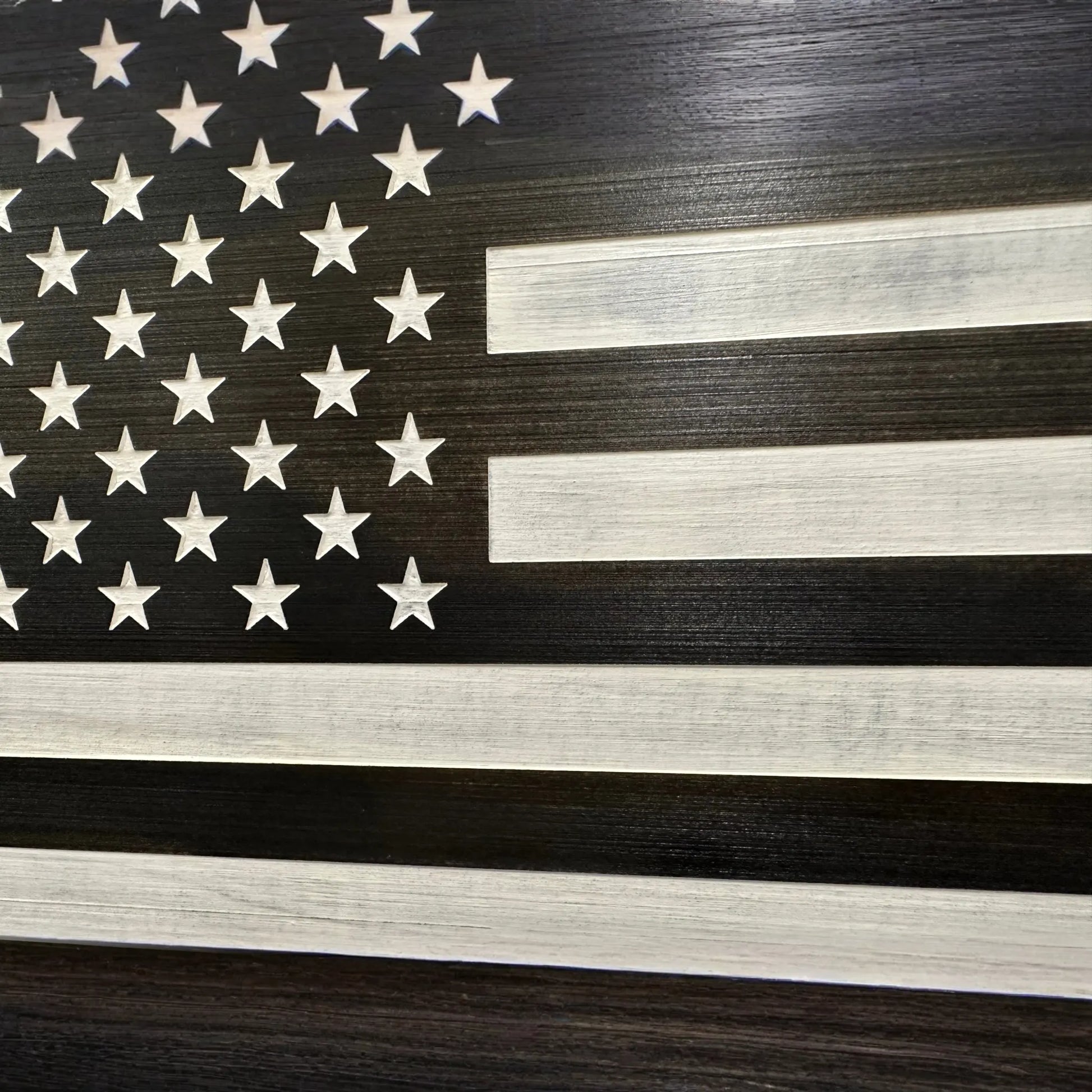 American Flag Decorative & Secure Wall-Mounted Gun Cabinet (Black & White Distressed)