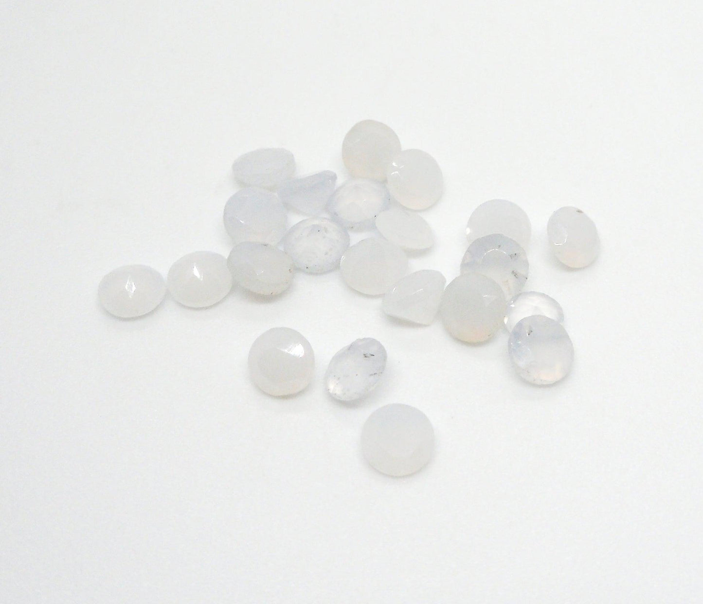 Chalcedony 4mm Faceted