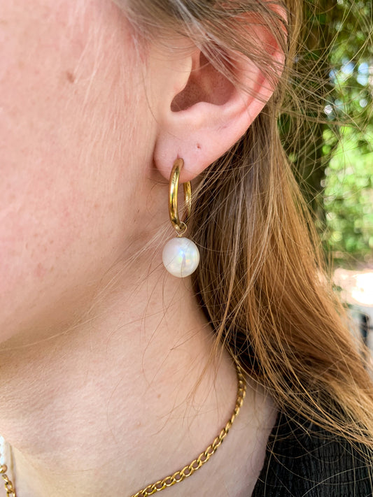 Pearl or No Pearl Hoops