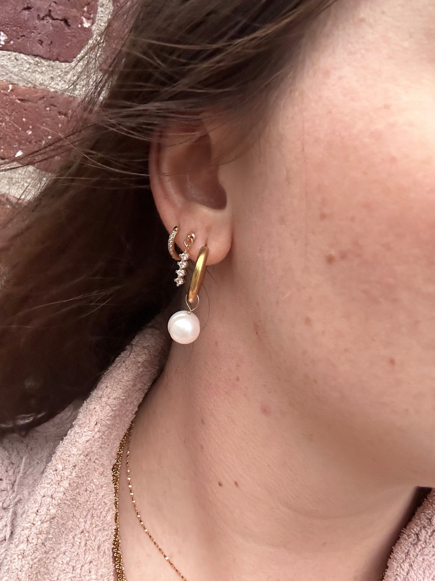 Pearl or No Pearl Hoops