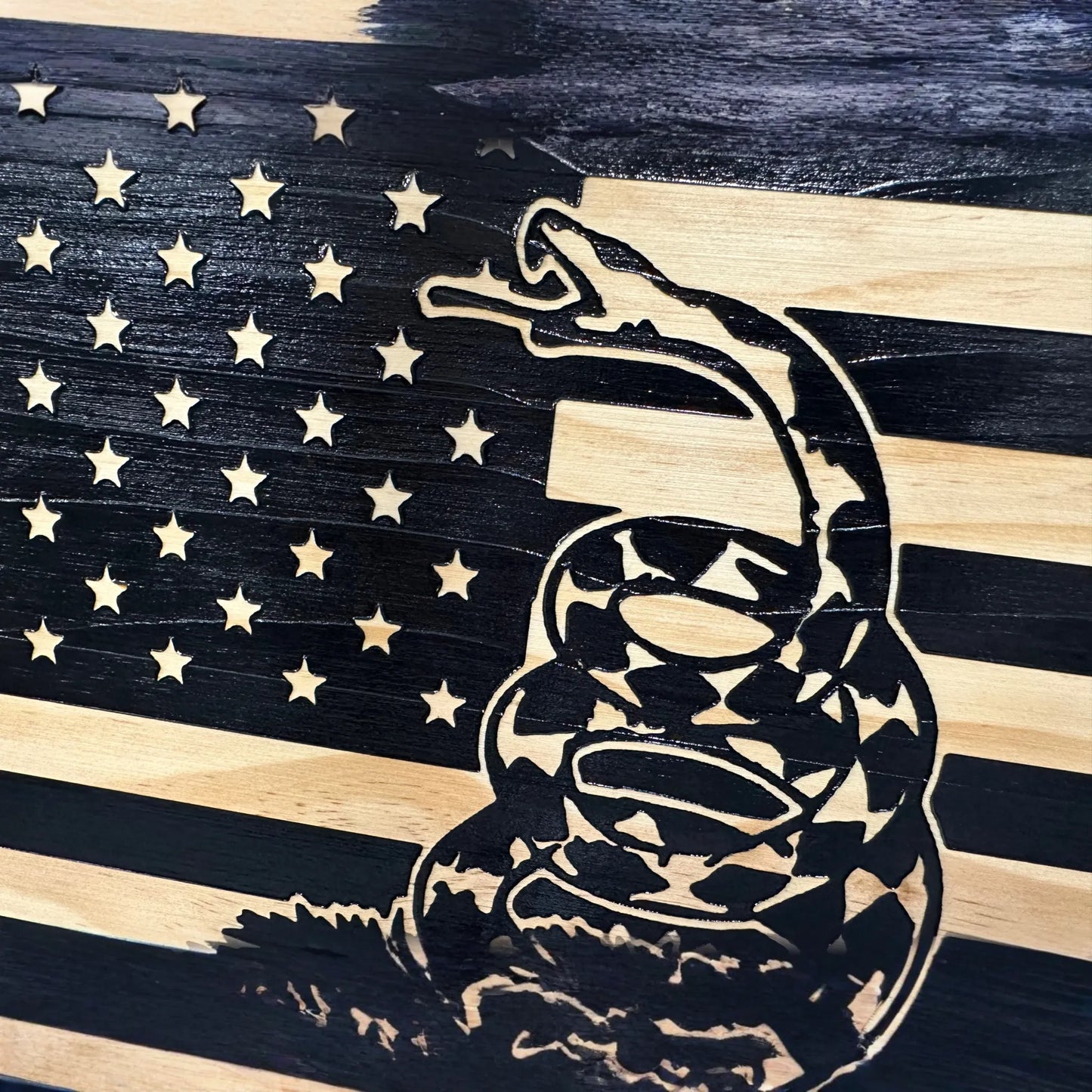 Dont Tread On Me Secure Decorative Wall-Mounted Gun Cabinet (Distressed)