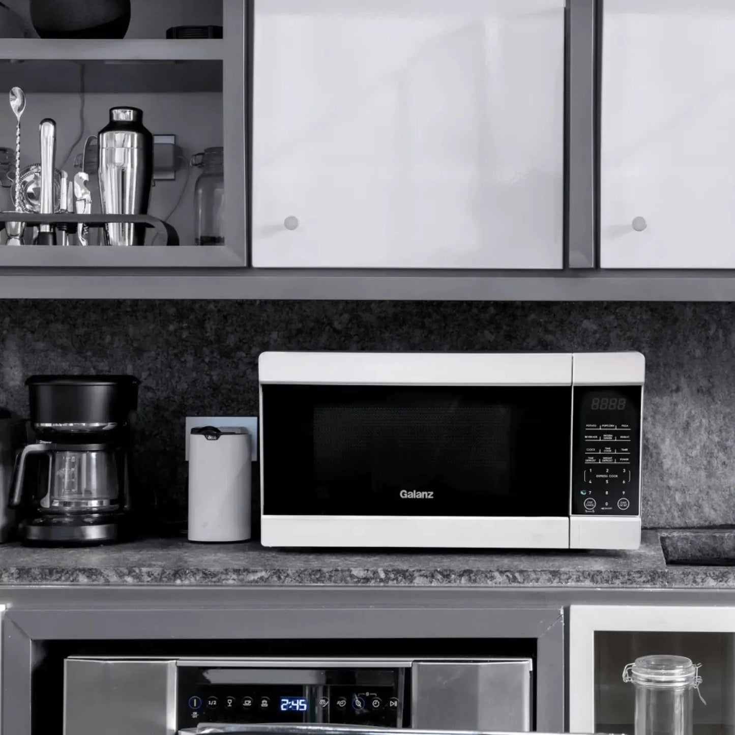 Galanz 1.1 cu ft 1000W Countertop Microwave Oven with One Touch Express Cooking