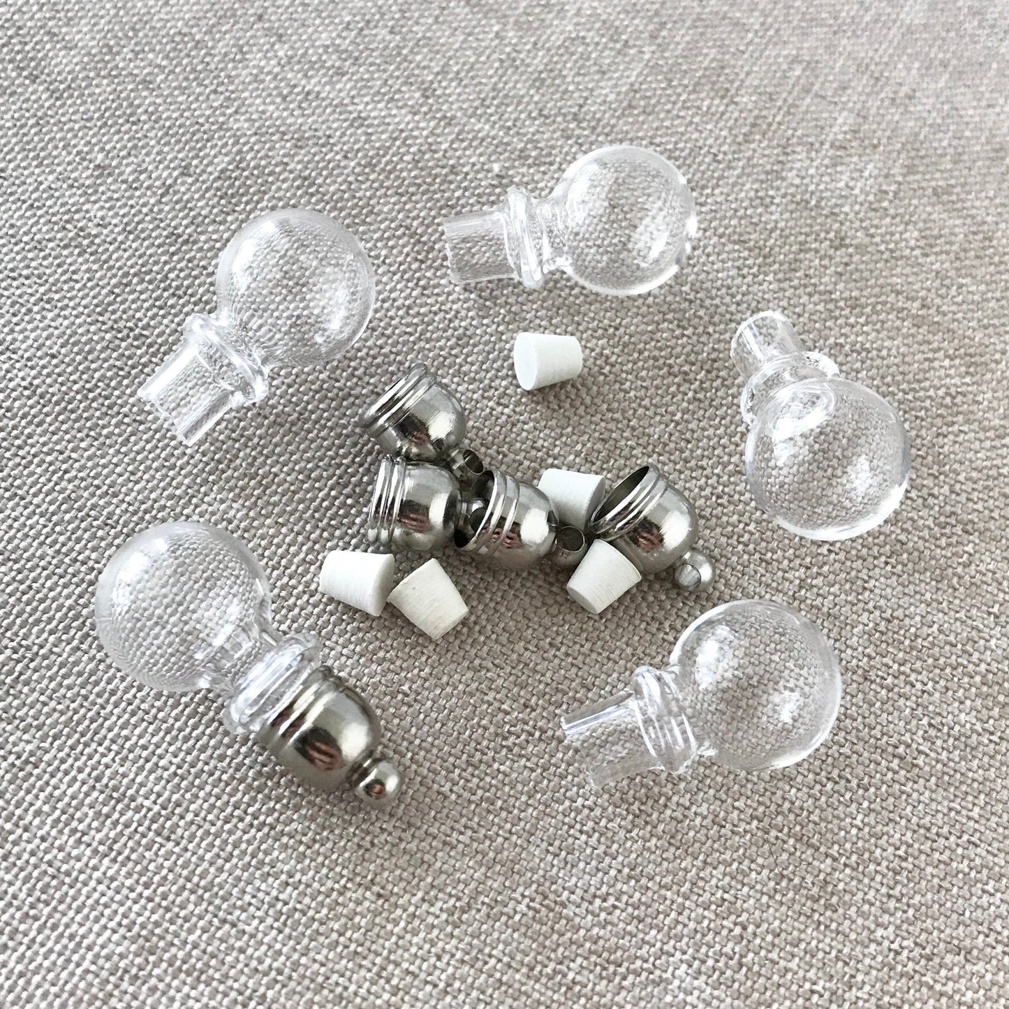 Handblown Round Glass Bottles - Glass Vials - With rubber corks and cap with loop - Gbottle-rbulb - Package of 5 Bottles