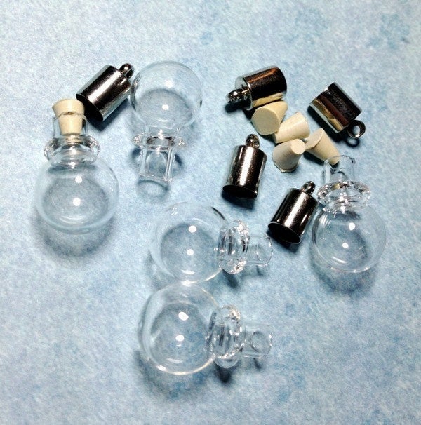 Handblown Round Glass Bottles - Glass Vials - With rubber corks and cap with loop - Gbottle-rbulb - Package of 5 Bottles