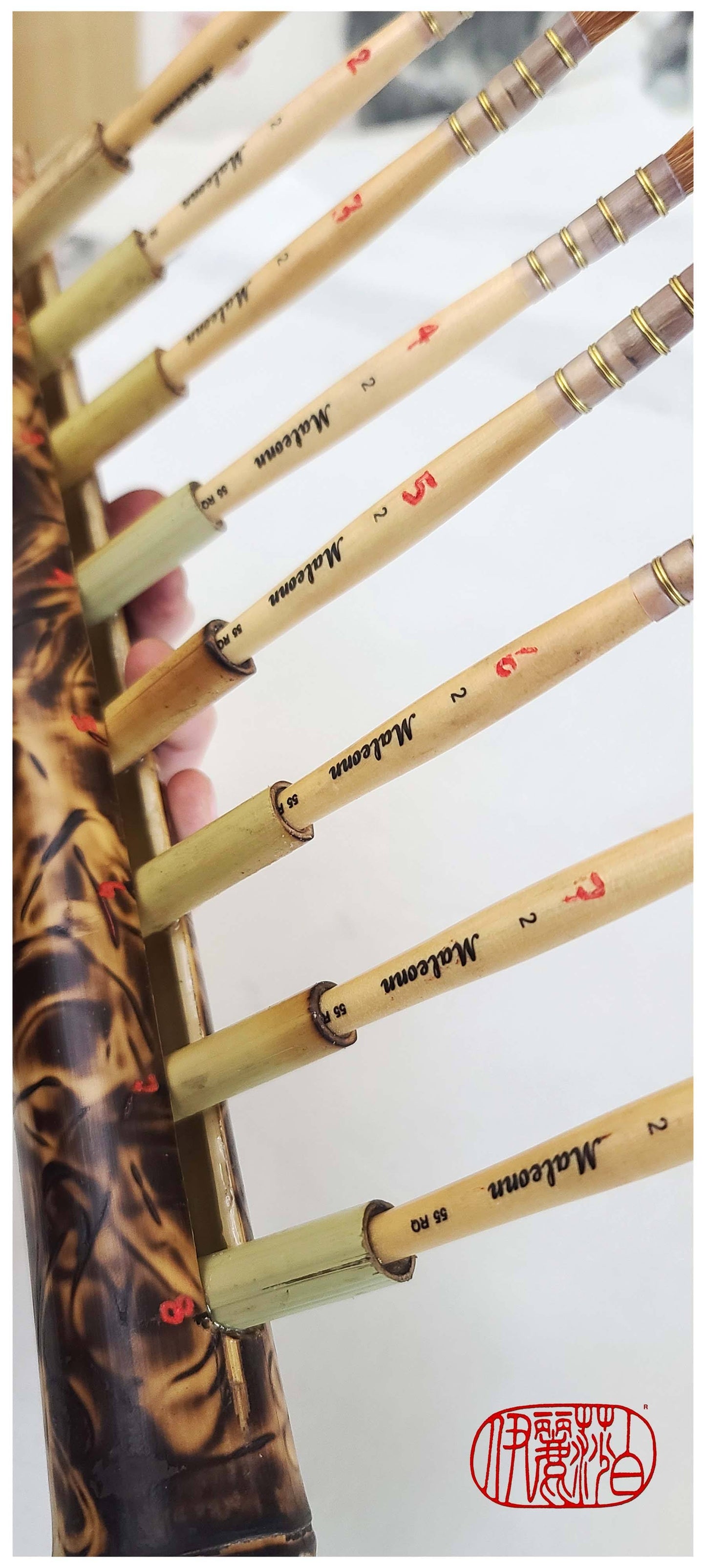 Multi-Brush Holder Tool With 8 Individual Brushes