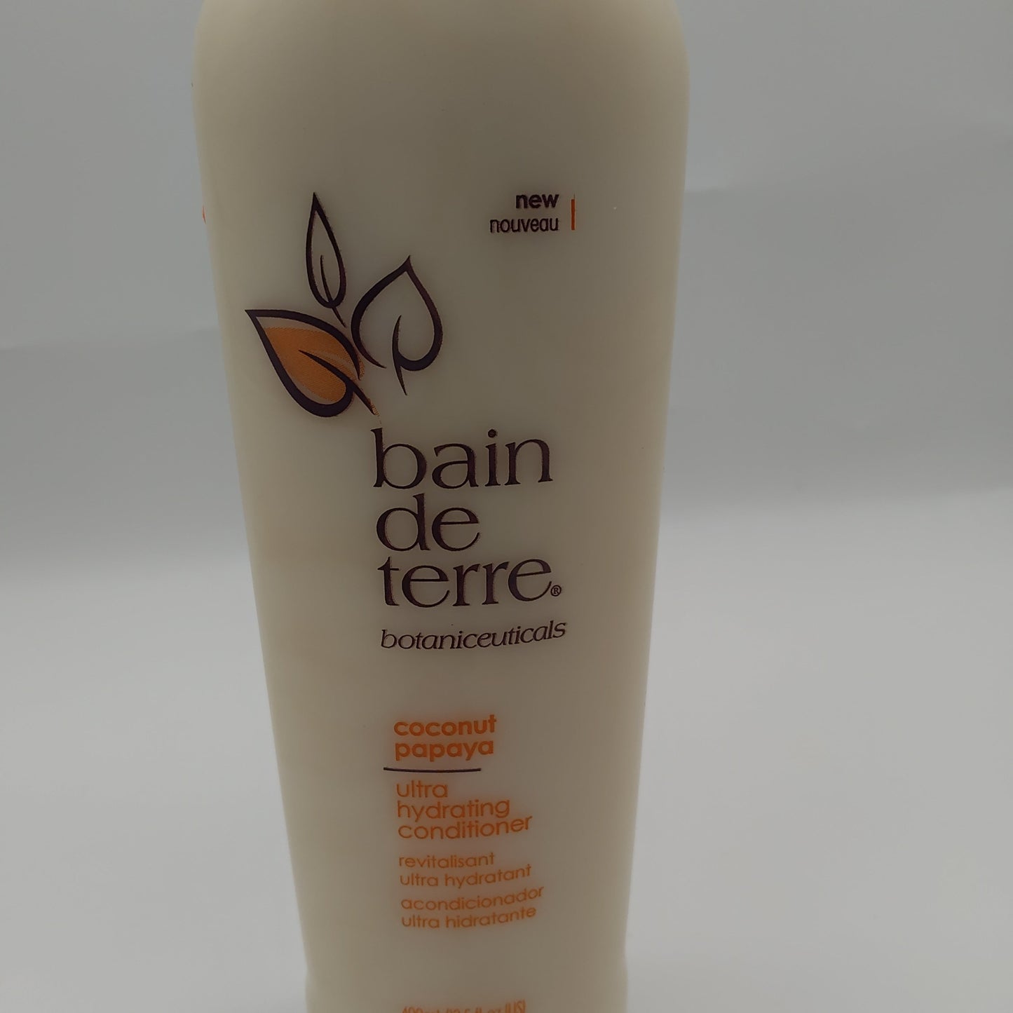 The Bain De Terre Coconut Papaya Ultra Hydrating Conditioner