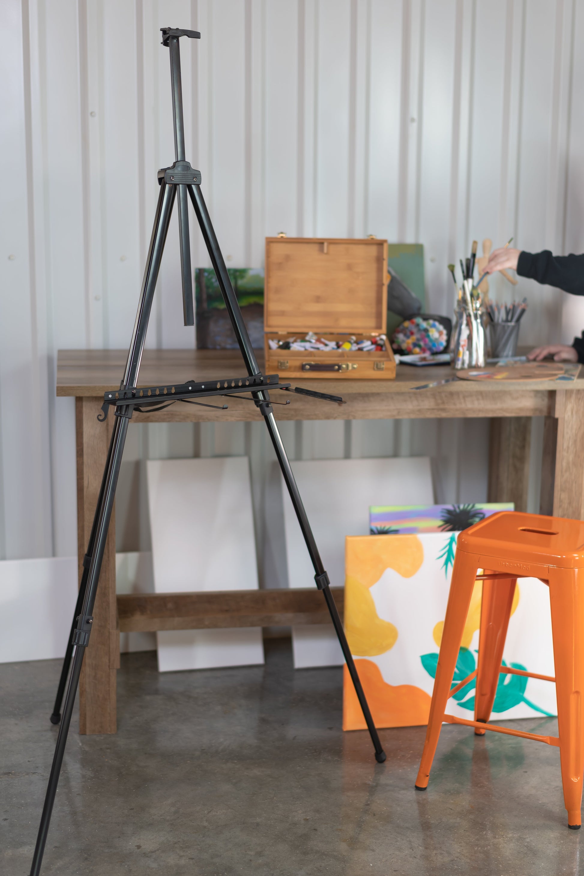 Pacific Arc - Trekker Aluminum 70 Inch Adjustable Art Easel with Carry Bag for Artists, Hobbyists, Students, and Professionals - Pacific Arc - Little Red General Store
