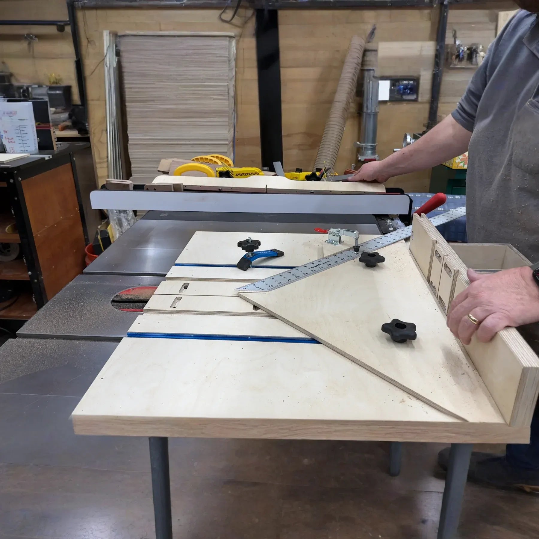 FLAGSHIP TABLE SAW SLED PLANS - Full Size