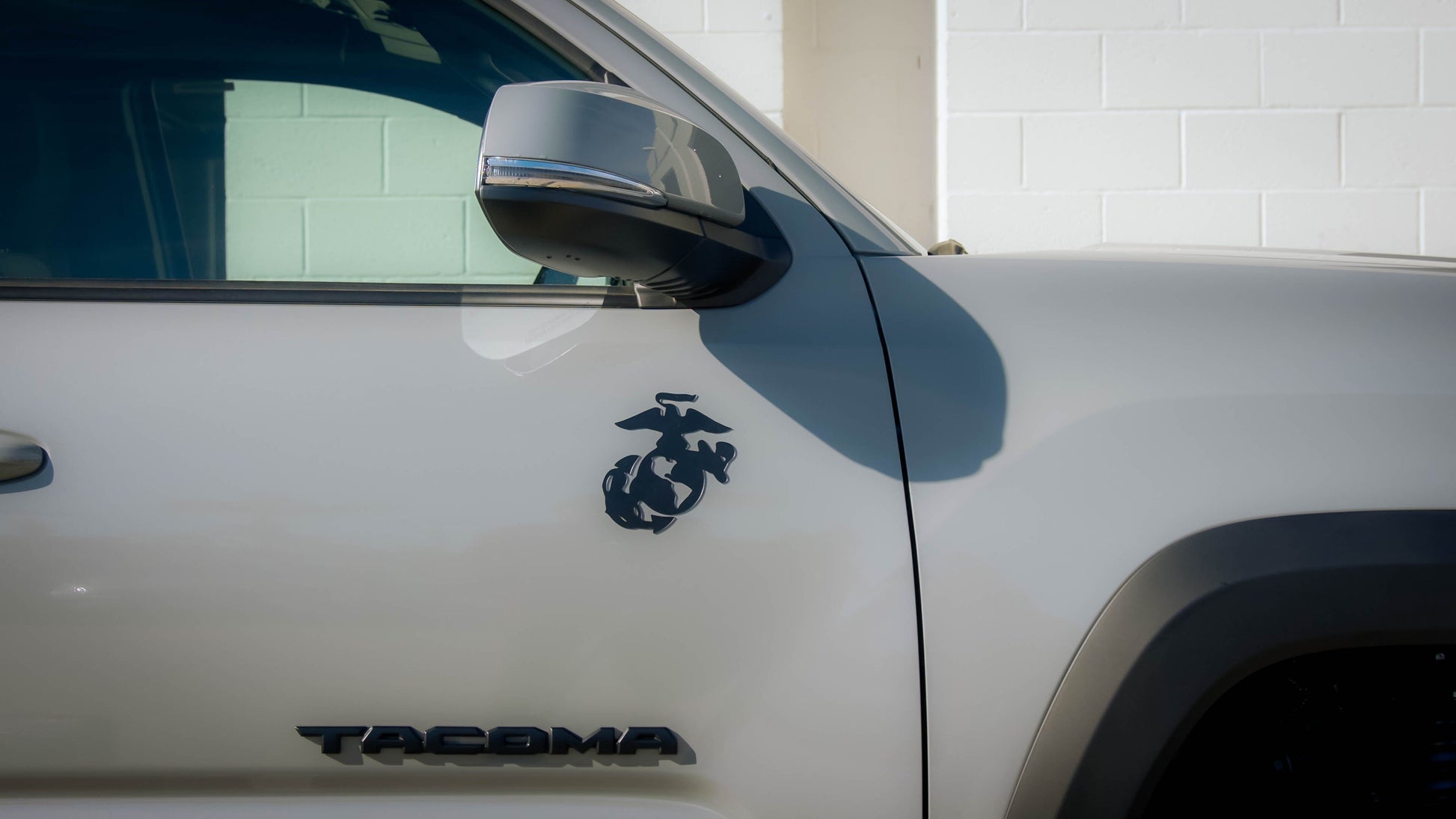 U.S. Marine Corps Emblem EGA Magnet - Solar Power Lifestyle - Little Red General Store