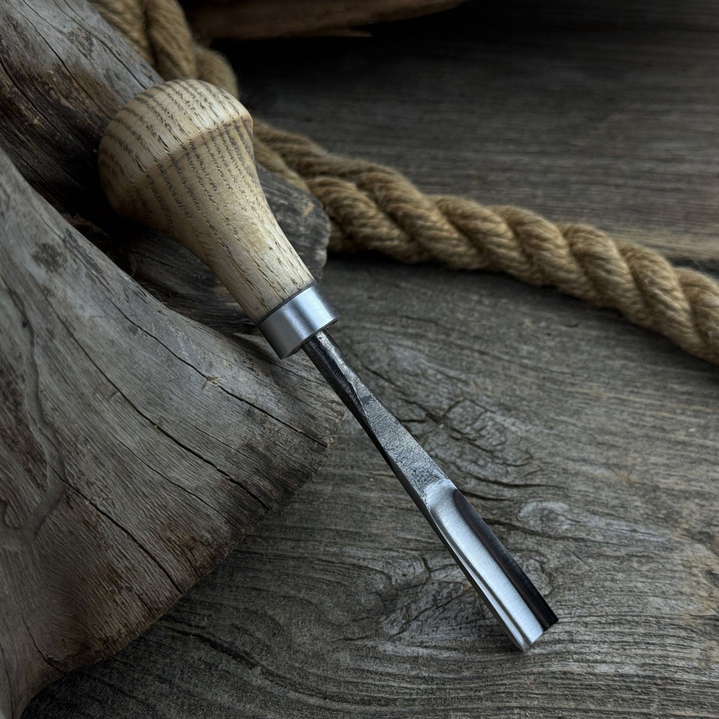 Straight Carving Gouge with Palm Handle, 5 - 12 mm (0.20 - 0.47 inches)